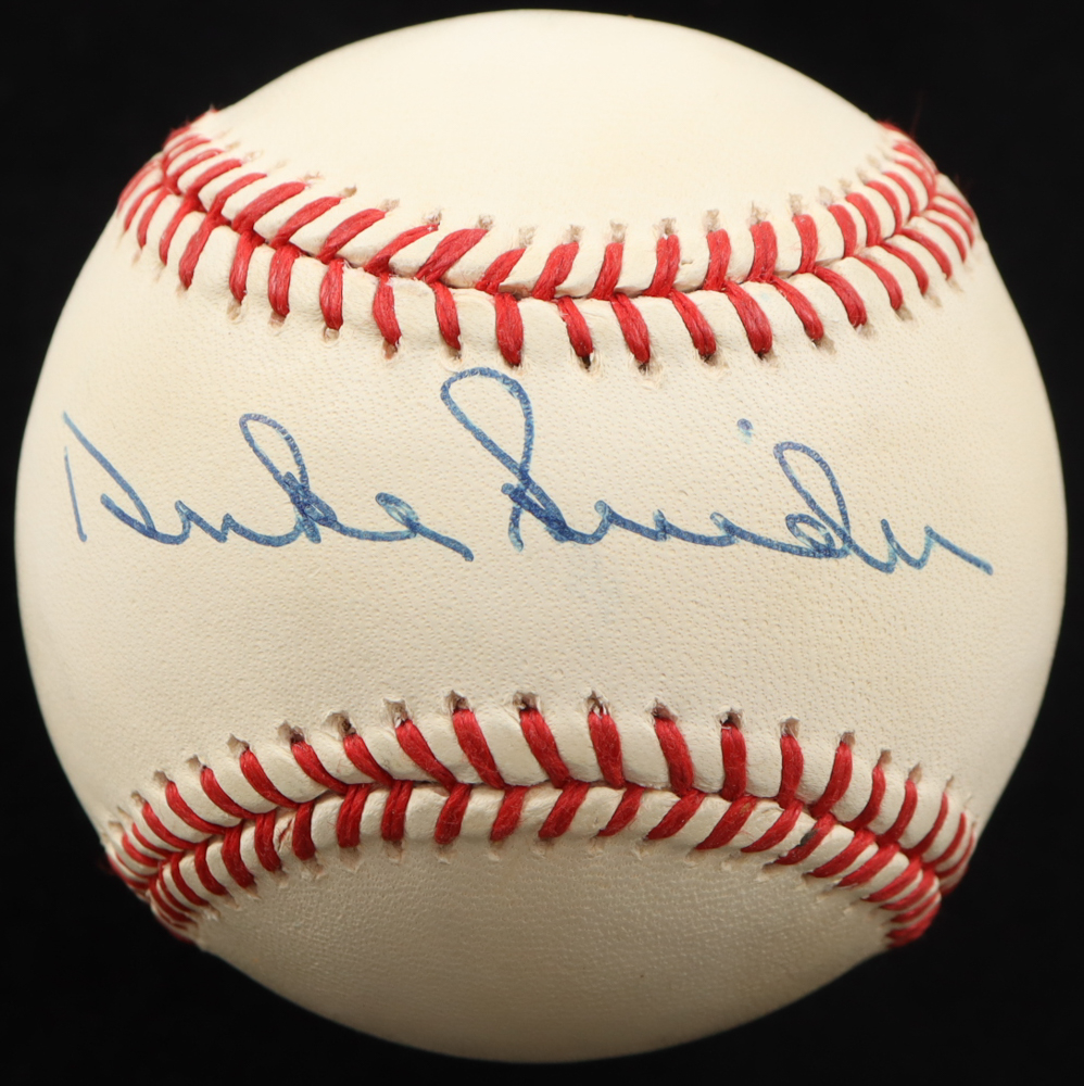 Duke Snider Signed ONL Baseball With Display Case (JSA) at PristineAuction.com Duke Snider Signed ONL Baseball With Display Case (JSA) at PristineAuction.com