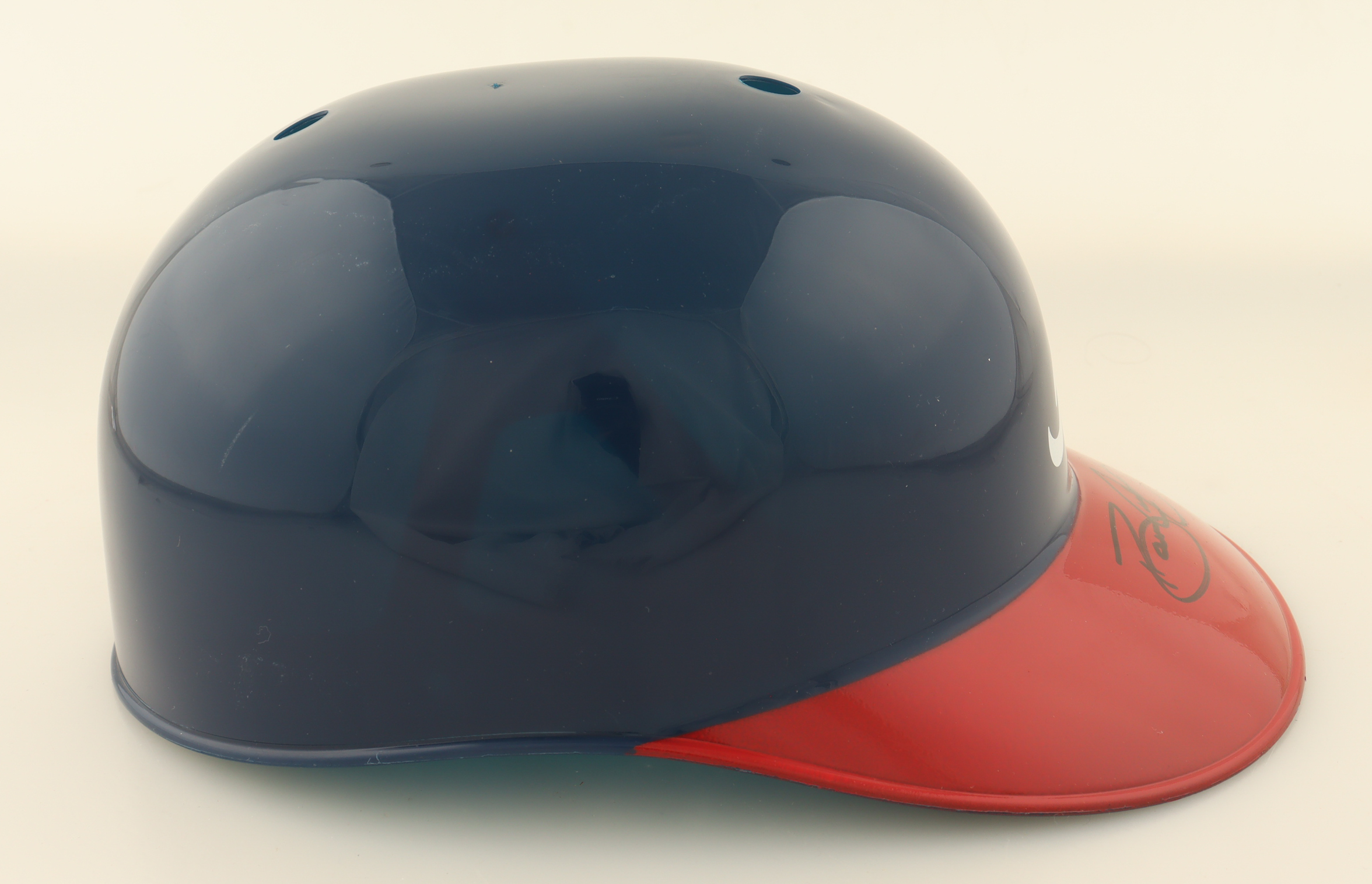 David Justice Signed Braves Full-Size Batting Helmet (JSA) at PristineAuction.com David Justice Signed Braves Full-Size Batting Helmet (JSA) at PristineAuction.com