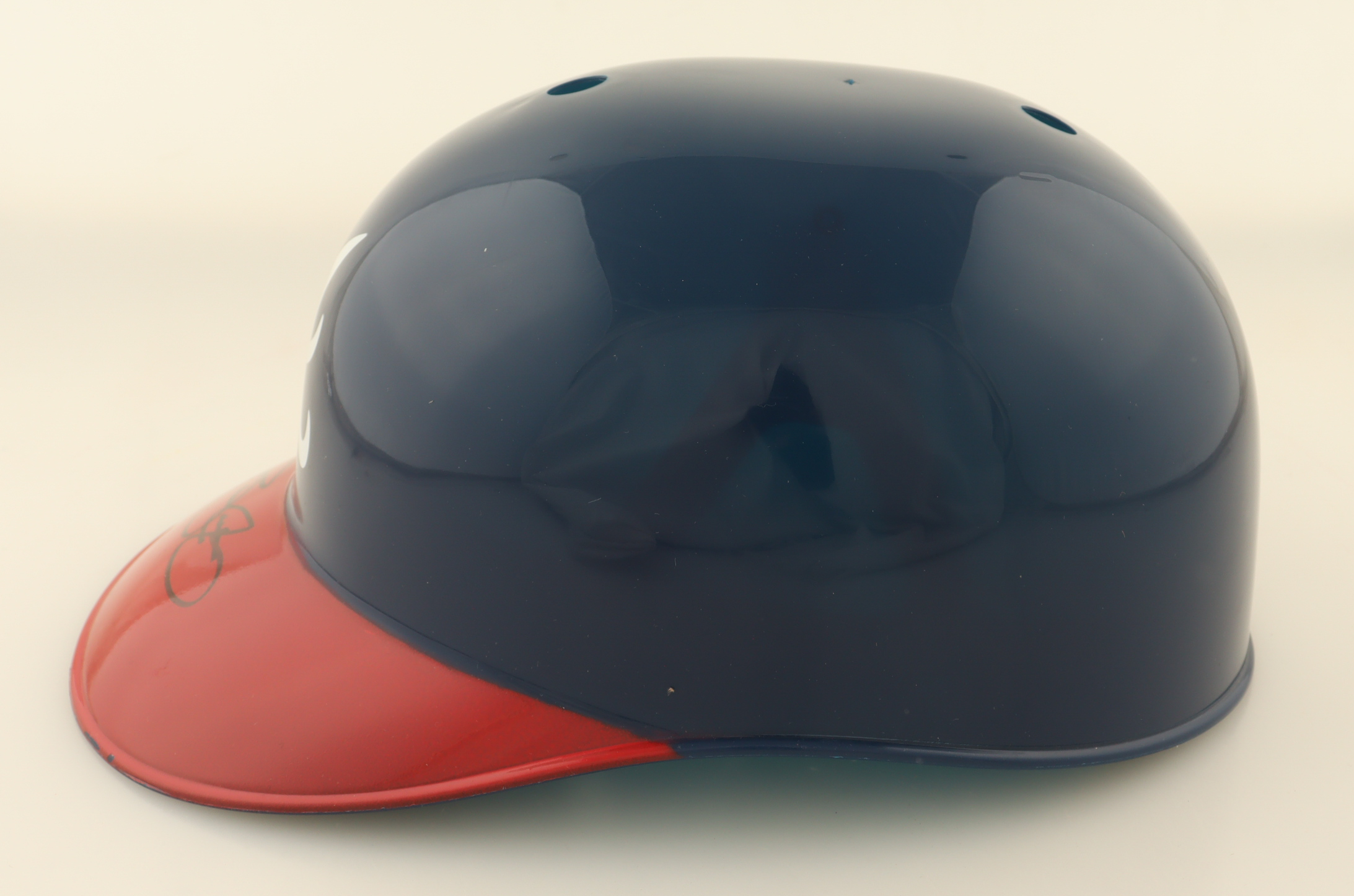 David Justice Signed Braves Full-Size Batting Helmet (JSA) at PristineAuction.com David Justice Signed Braves Full-Size Batting Helmet (JSA) at PristineAuction.com