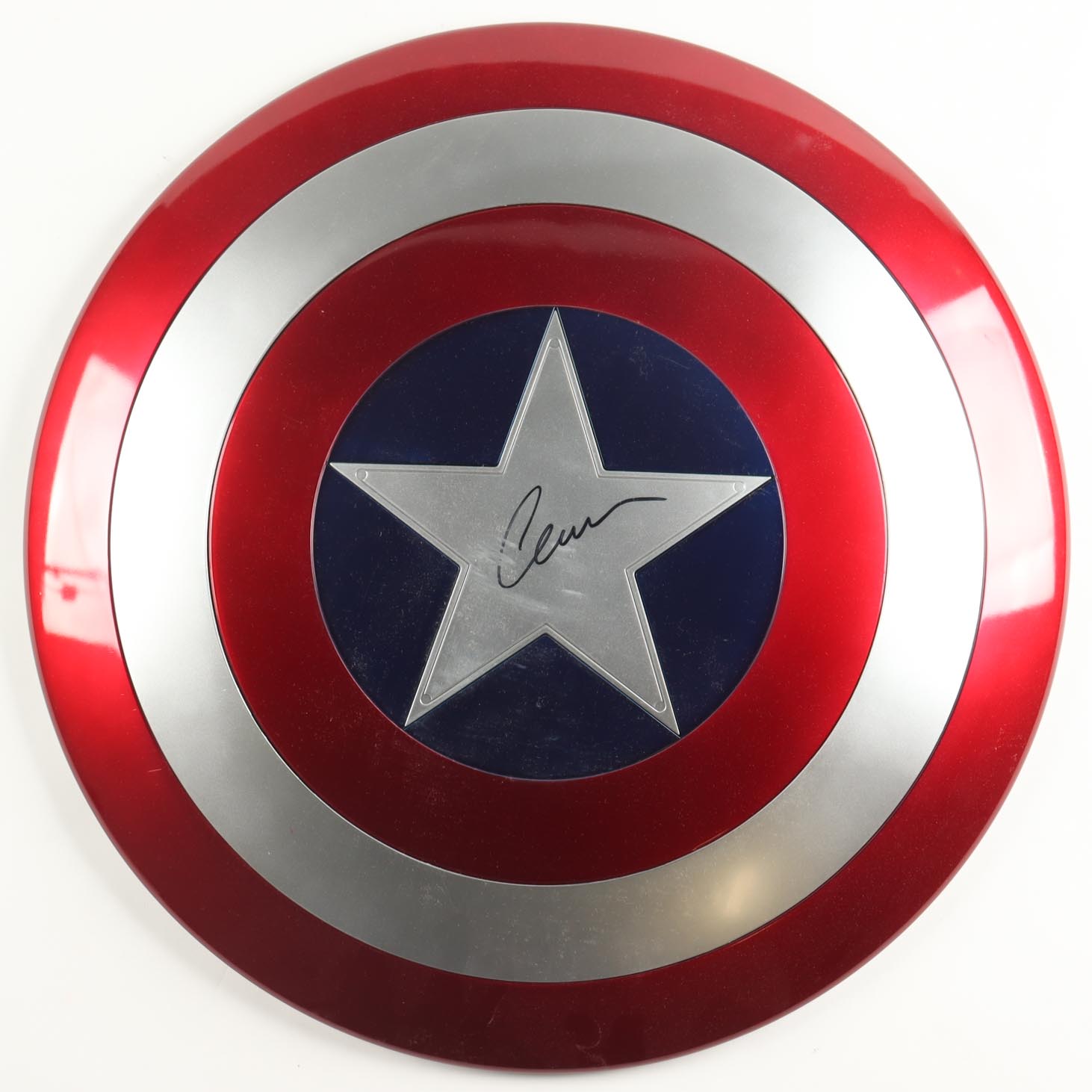 Chris Evans Signed "Captain America" Marvel Full-Size Shield (Beckett & Fanatics) at PristineAuction.com Chris Evans Signed "Captain America" Marvel Full-Size Shield (Beckett & Fanatics) at PristineAuction.com