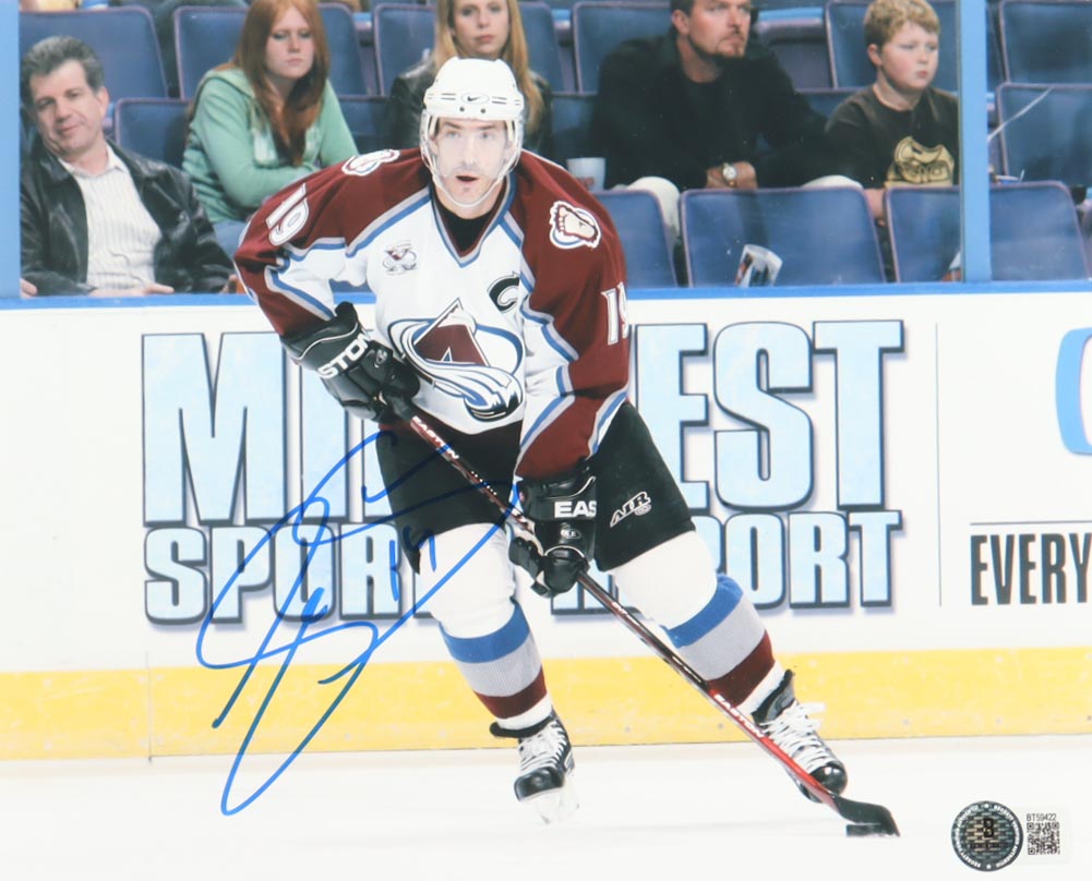 Joe Sakic Signed Avalanche 8x10 Photo (Beckett) at PristineAuction.com Joe Sakic Signed Avalanche 8x10 Photo (Beckett) at PristineAuction.com