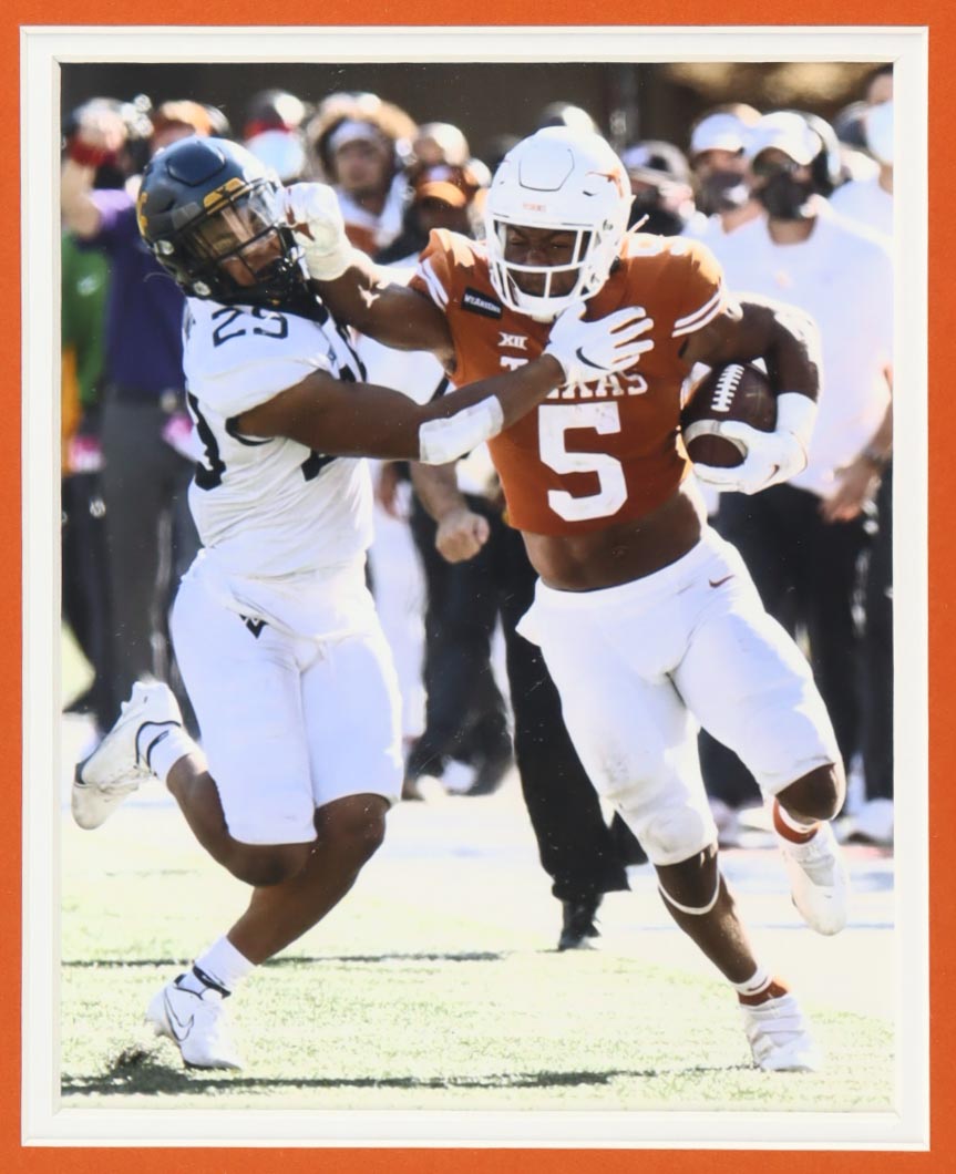 Bijan Robinson Signed Custom Framed Jersey Display (Beckett) at PristineAuction.com Bijan Robinson Signed Custom Framed Jersey Display (Beckett) at PristineAuction.com