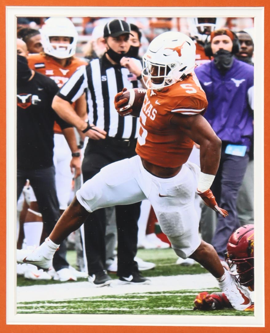 Bijan Robinson Signed Custom Framed Jersey Display (Beckett) at PristineAuction.com Bijan Robinson Signed Custom Framed Jersey Display (Beckett) at PristineAuction.com