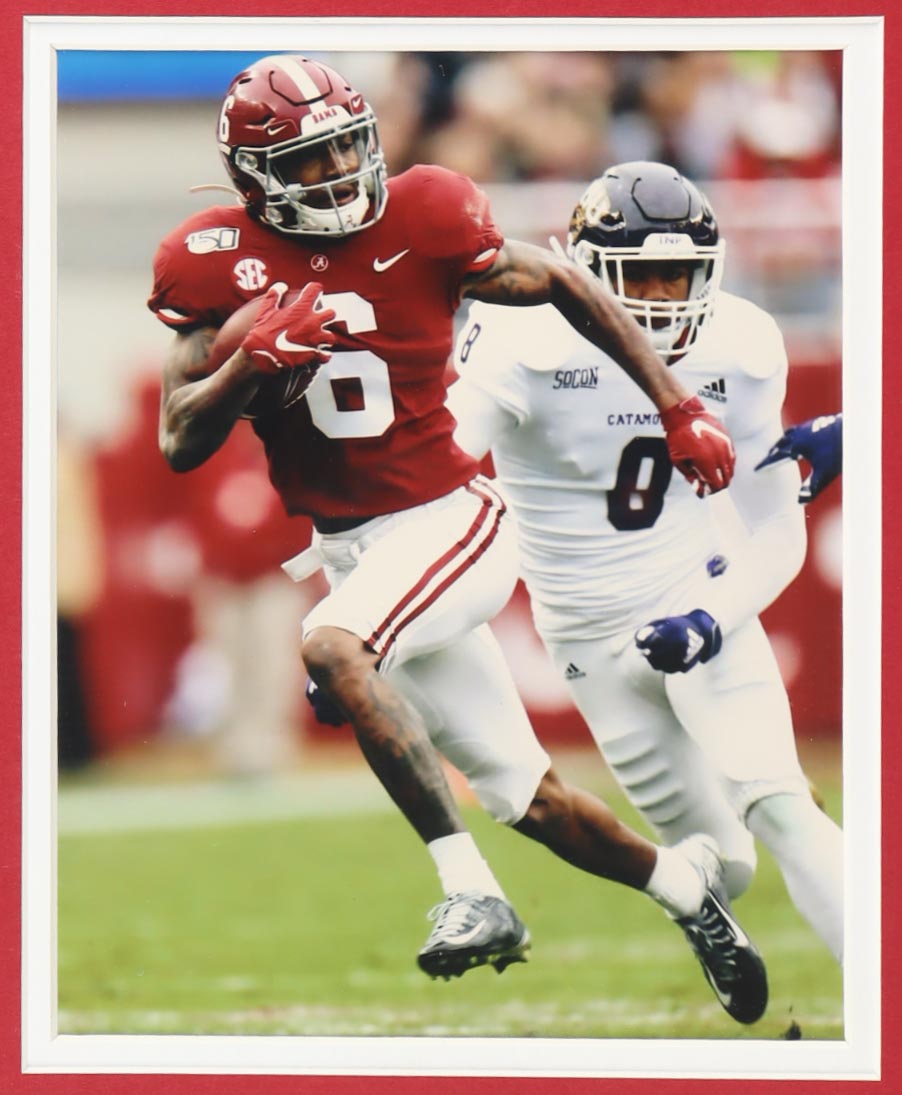 DeVonta Smith Signed Custom Framed Jersey Display (JSA) at PristineAuction.com DeVonta Smith Signed Custom Framed Jersey Display (JSA) at PristineAuction.com