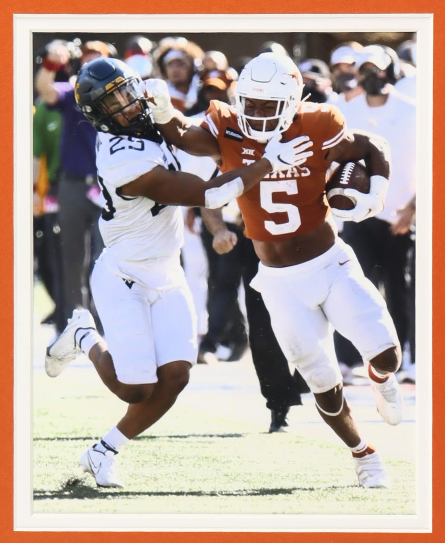 Bijan Robinson Signed Custom Framed Jersey Display (Beckett) at PristineAuction.com Bijan Robinson Signed Custom Framed Jersey Display (Beckett) at PristineAuction.com