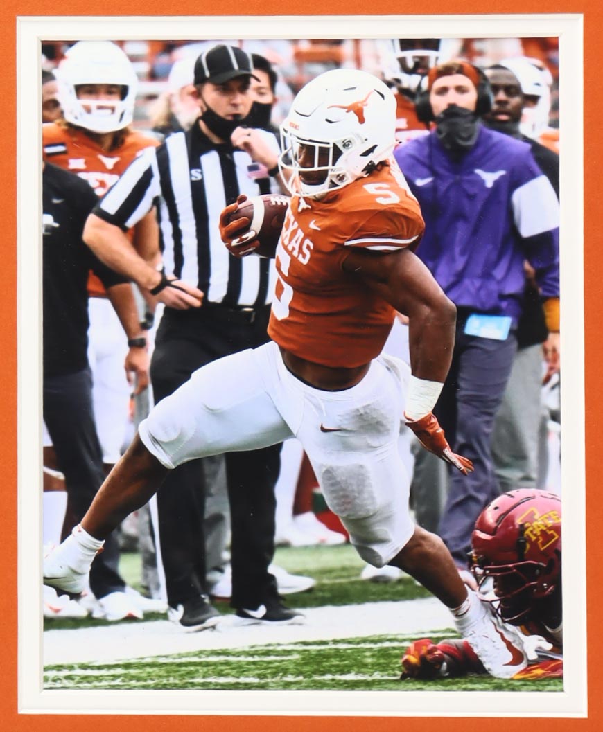 Bijan Robinson Signed Custom Framed Jersey Display (Beckett) at PristineAuction.com Bijan Robinson Signed Custom Framed Jersey Display (Beckett) at PristineAuction.com