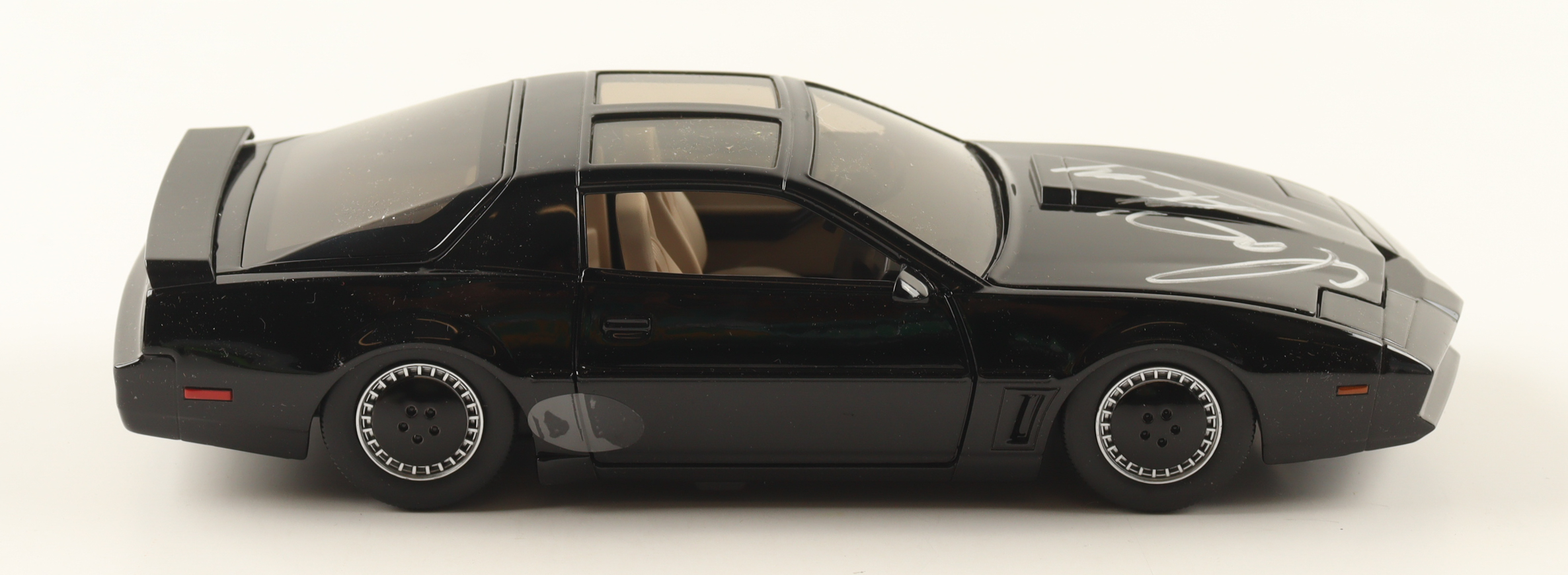 David Hasselhoff Signed "Knight Rider" K.I.T.T. 1982 Pontiac Firebird Trans AM 1:24 Die-Cast Car (Beckett) at PristineAuction.com David Hasselhoff Signed "Knight Rider" K.I.T.T. 1982 Pontiac Firebird Trans AM 1:24 Die-Cast Car (Beckett) at PristineAuction.com