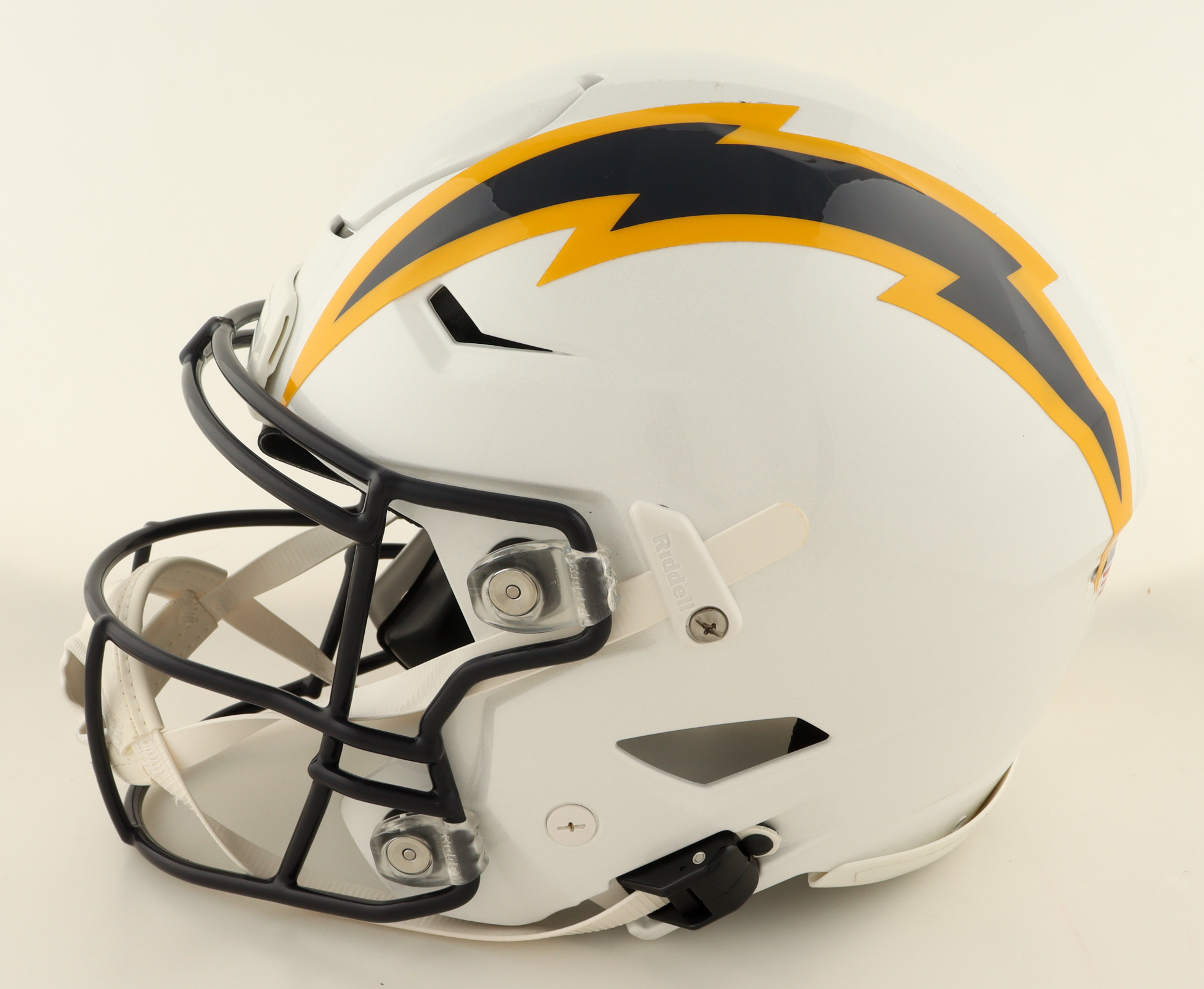 Omarion Hampton Signed Chargers Full-Size Authentic On-Field Speed Helmet Inscribed "25 1st Rd Pick" (Beckett) at PristineAuction.com Omarion Hampton Signed Chargers Full-Size Authentic On-Field Speed Helmet Inscribed "25 1st Rd Pick" (Beckett) at PristineAuction.com