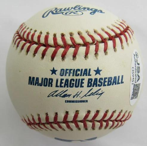 Lou Piniella Signed OML Baseball (JSA) at PristineAuction.com Lou Piniella Signed OML Baseball (JSA) at PristineAuction.com