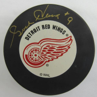 Gordie Howe Signed Red Wings Logo Hockey Puck (JSA) at PristineAuction.com