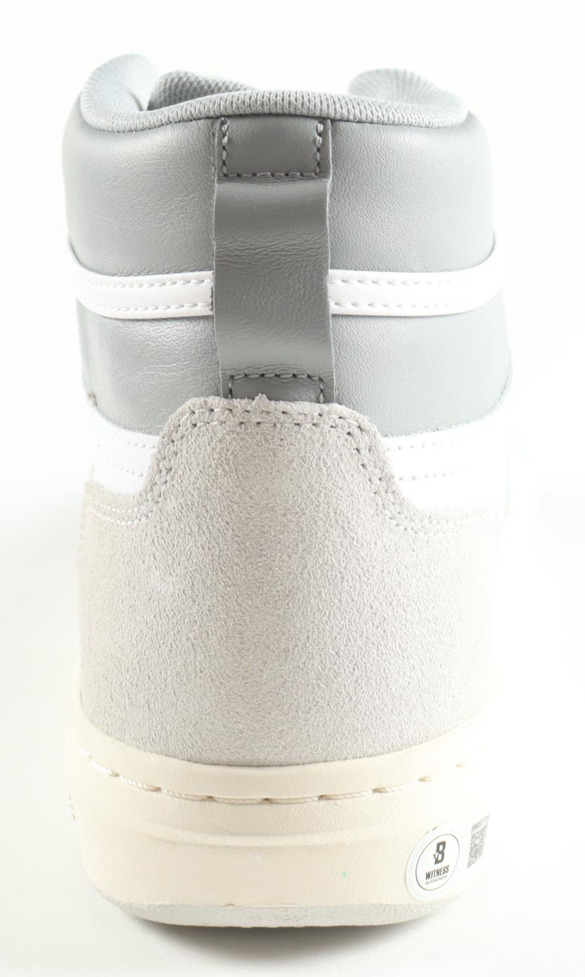 Magic Johnson Signed Converse All Star White Leather Shoe With Wood Display Case & Photo (Beckett) at PristineAuction.com Magic Johnson Signed Converse All Star White Leather Shoe With Wood Display Case & Photo (Beckett) at PristineAuction.com