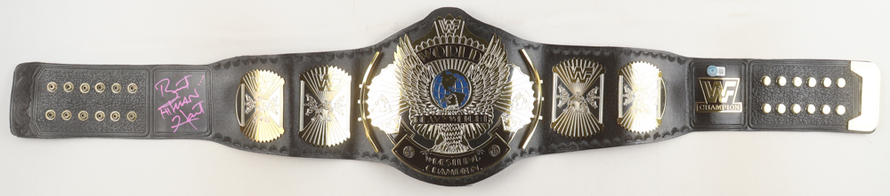 Bret "Hitman" Hart Signed WWF Championship Belt (Beckett) at PristineAuction.com Bret "Hitman" Hart Signed WWF Championship Belt (Beckett) at PristineAuction.com