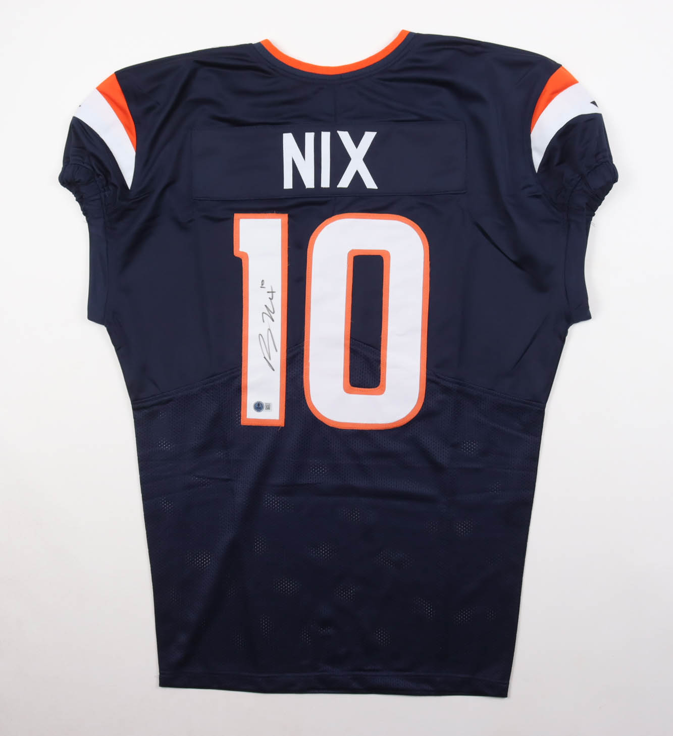 Bo Nix Signed Jersey (Beckett) at PristineAuction.com Bo Nix Signed Jersey (Beckett) at PristineAuction.com