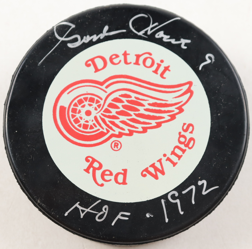Gordie Howe Signed Detroit Red Wings Logo Hockey Puck with Display Case Inscribed "HOF 1972" (PSA) at PristineAuction.com Gordie Howe Signed Detroit Red Wings Logo Hockey Puck with Display Case Inscribed "HOF 1972" (PSA) at PristineAuction.com
