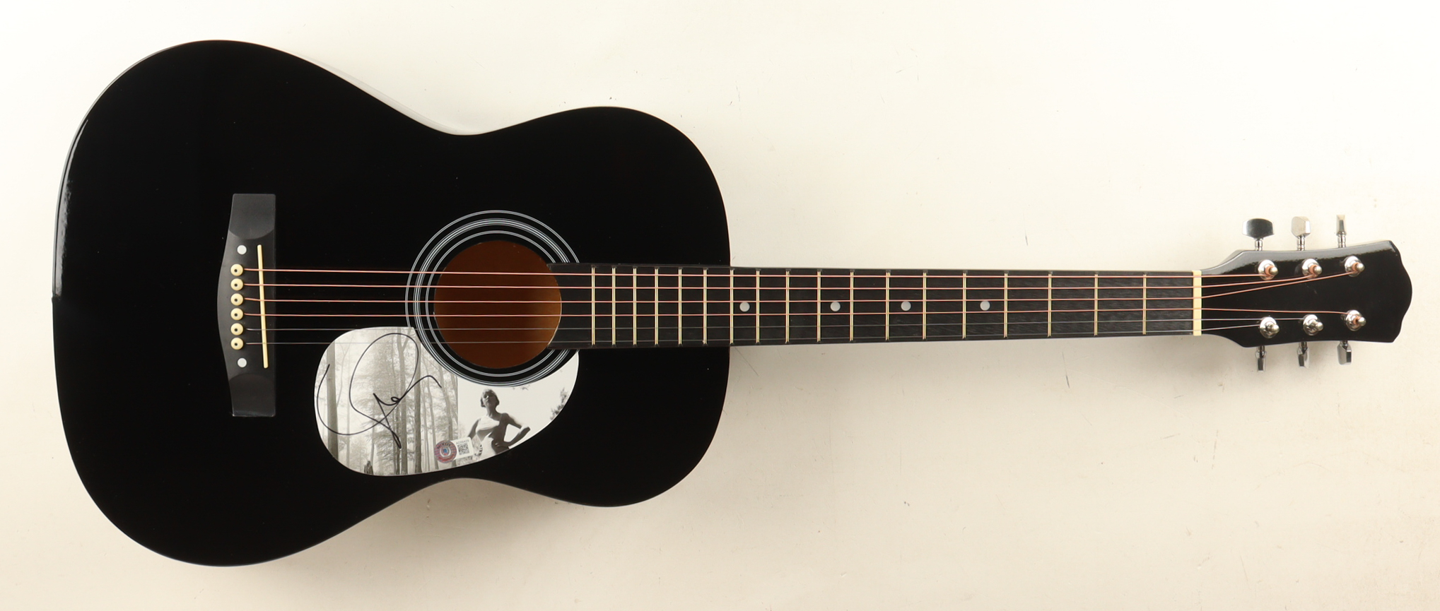 Taylor Swift Guitar with Signed Custom Insert Pickguard (Beckett) at PristineAuction.com Taylor Swift Guitar with Signed Custom Insert Pickguard (Beckett) at PristineAuction.com