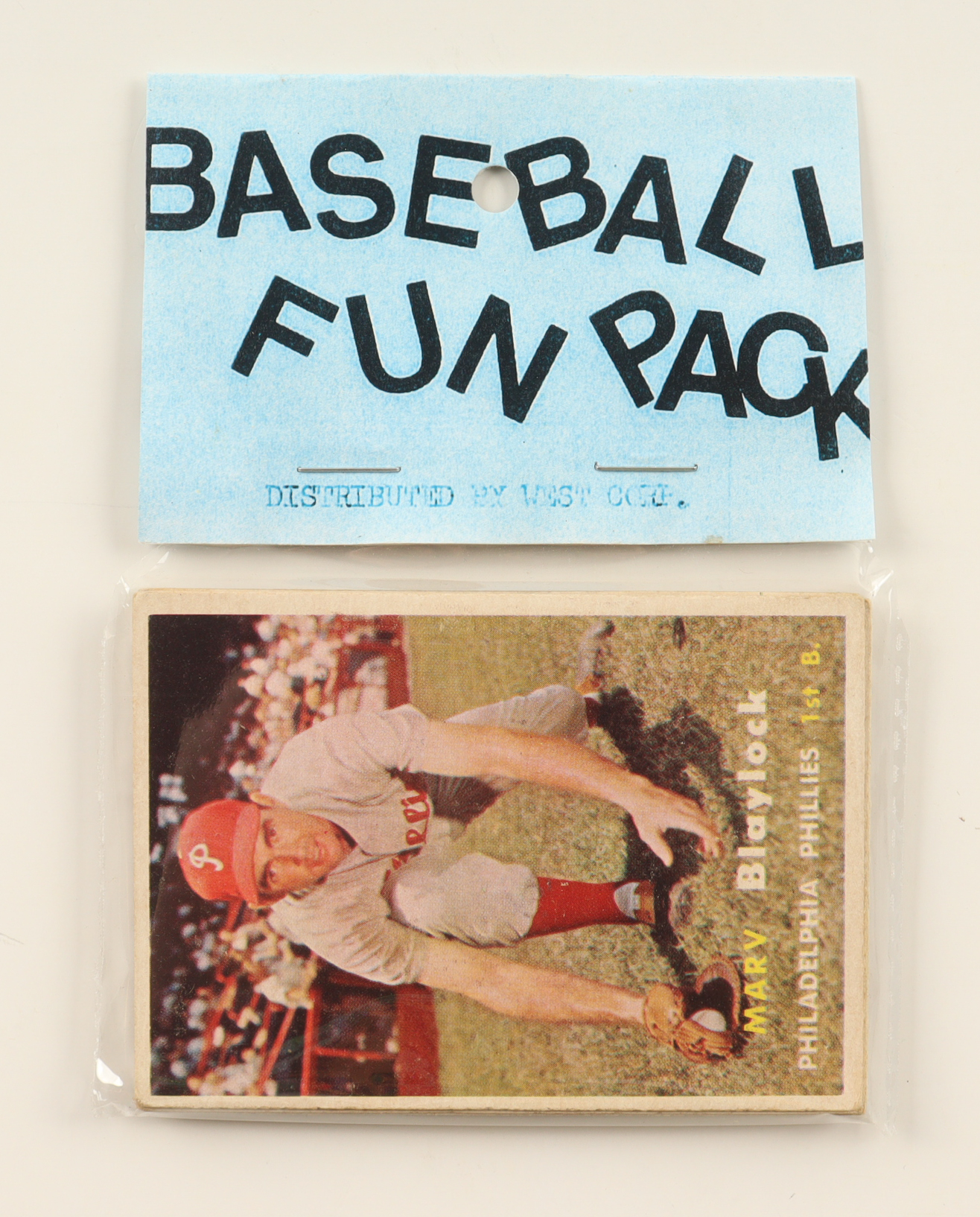 1957 Topps Baseball Card Fun Pack with (10) Cards at PristineAuction.com 1957 Topps Baseball Card Fun Pack with (10) Cards at PristineAuction.com