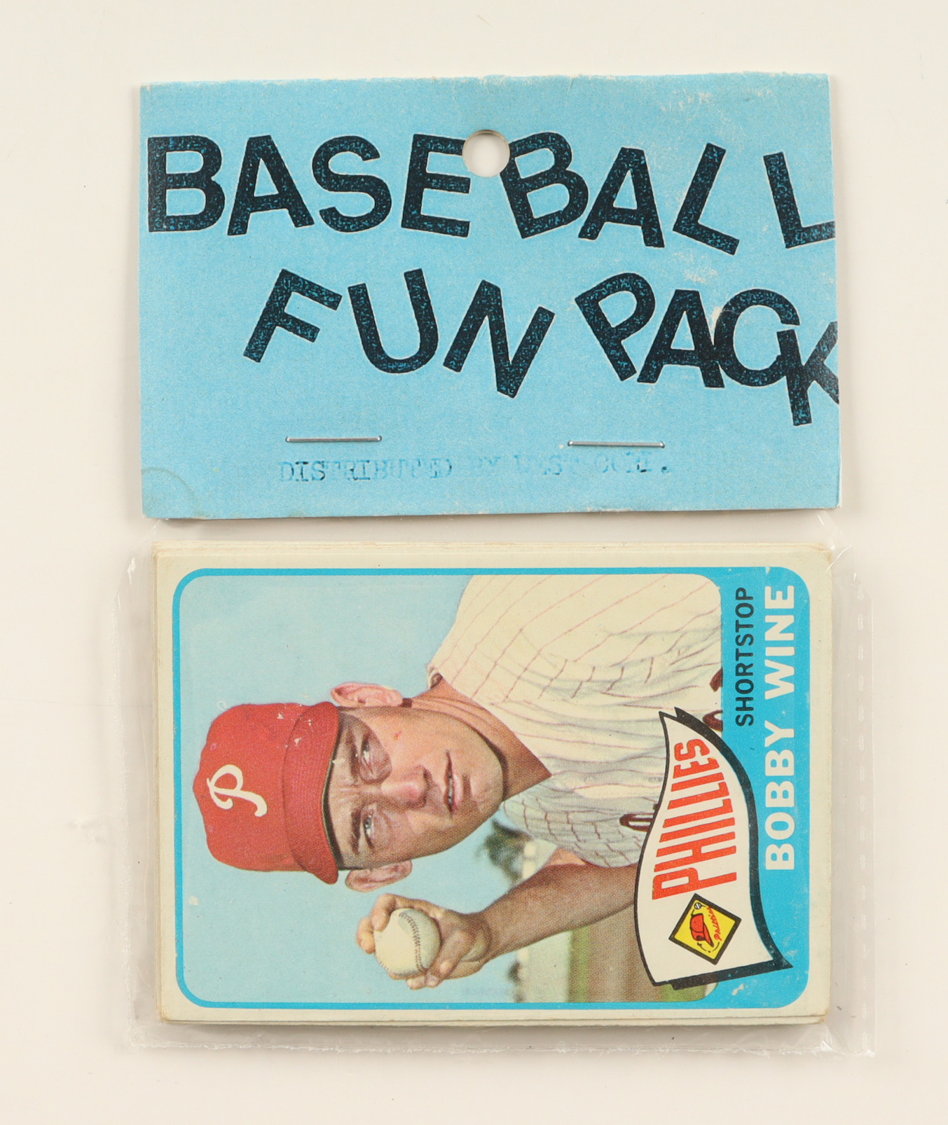 1965 Topps Baseball Card Fun Pack with (10) Cards at PristineAuction.com 1965 Topps Baseball Card Fun Pack with (10) Cards at PristineAuction.com