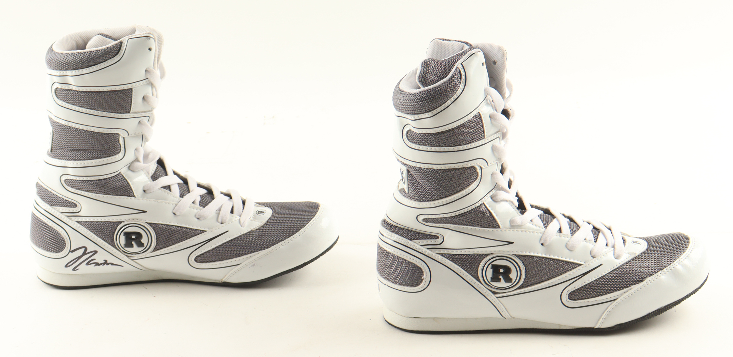 Julio Cessar Chavez, Marco Antonio Barrera & Erik Morales Signed Set of (2) Ringside Professional Boxing Shoes (JSA) at PristineAuction.com Julio Cessar Chavez, Marco Antonio Barrera & Erik Morales Signed Set of (2) Ringside Professional Boxing Shoes (JSA) at PristineAuction.com