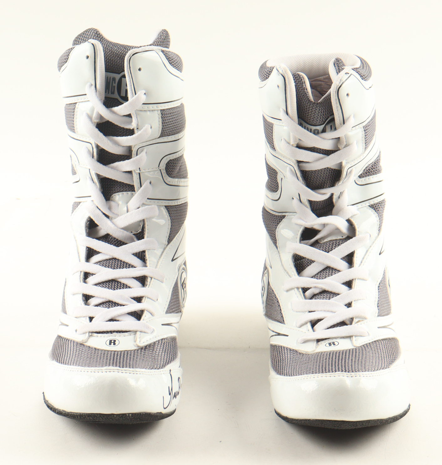 Julio Cessar Chavez, Marco Antonio Barrera & Erik Morales Signed Set of (2) Ringside Professional Boxing Shoes (JSA) at PristineAuction.com Julio Cessar Chavez, Marco Antonio Barrera & Erik Morales Signed Set of (2) Ringside Professional Boxing Shoes (JSA) at PristineAuction.com