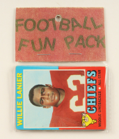 1971 Topps Football Card Fun Pack with (10) Cards at PristineAuction.com
