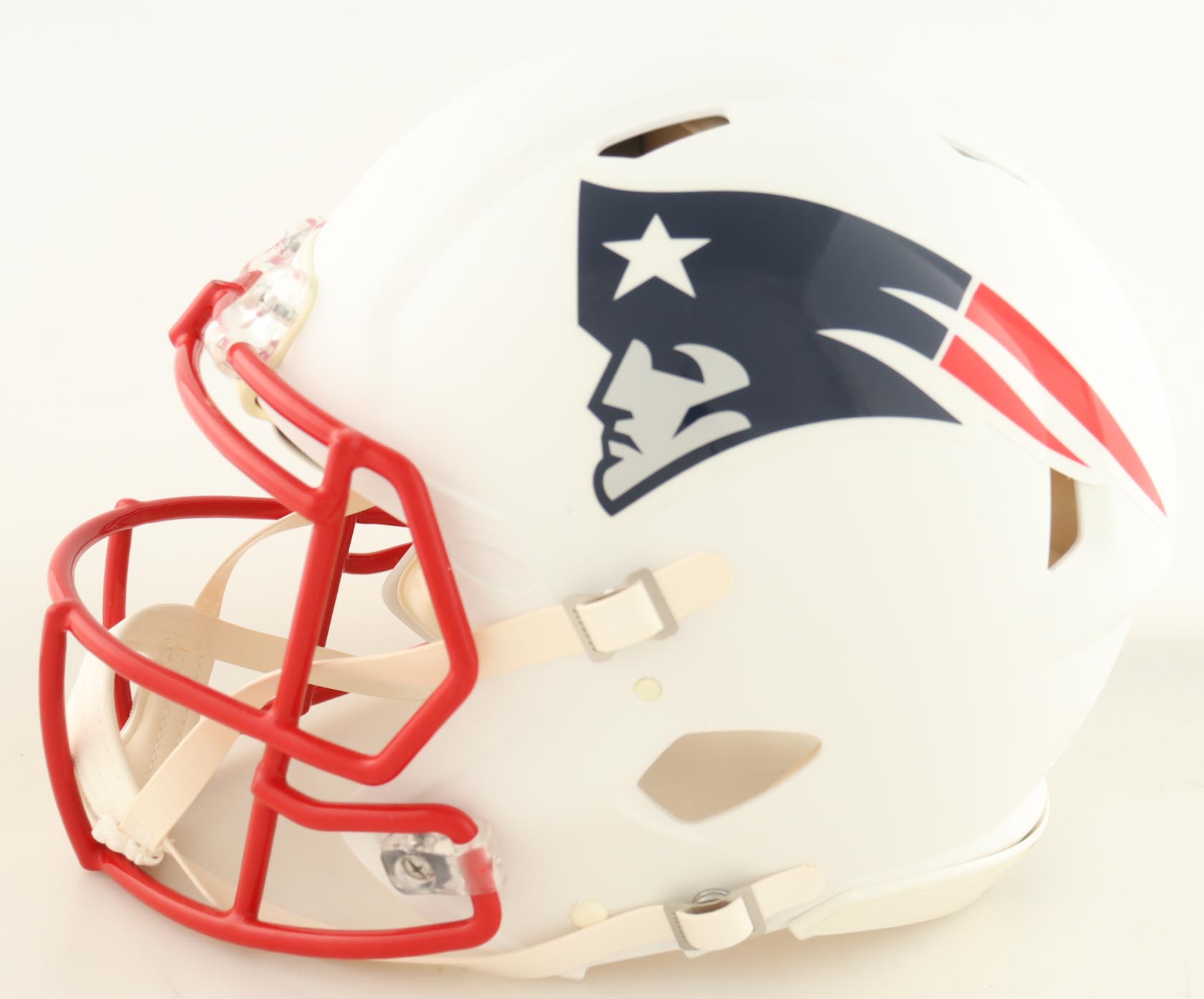 Sony Michel Signed Patriots Full-Size Authentic Flat White Speed Helmet Inscribed "SBLIII Champs" (Beckett) at PristineAuction.com Sony Michel Signed Patriots Full-Size Authentic Flat White Speed Helmet Inscribed "SBLIII Champs" (Beckett) at PristineAuction.com