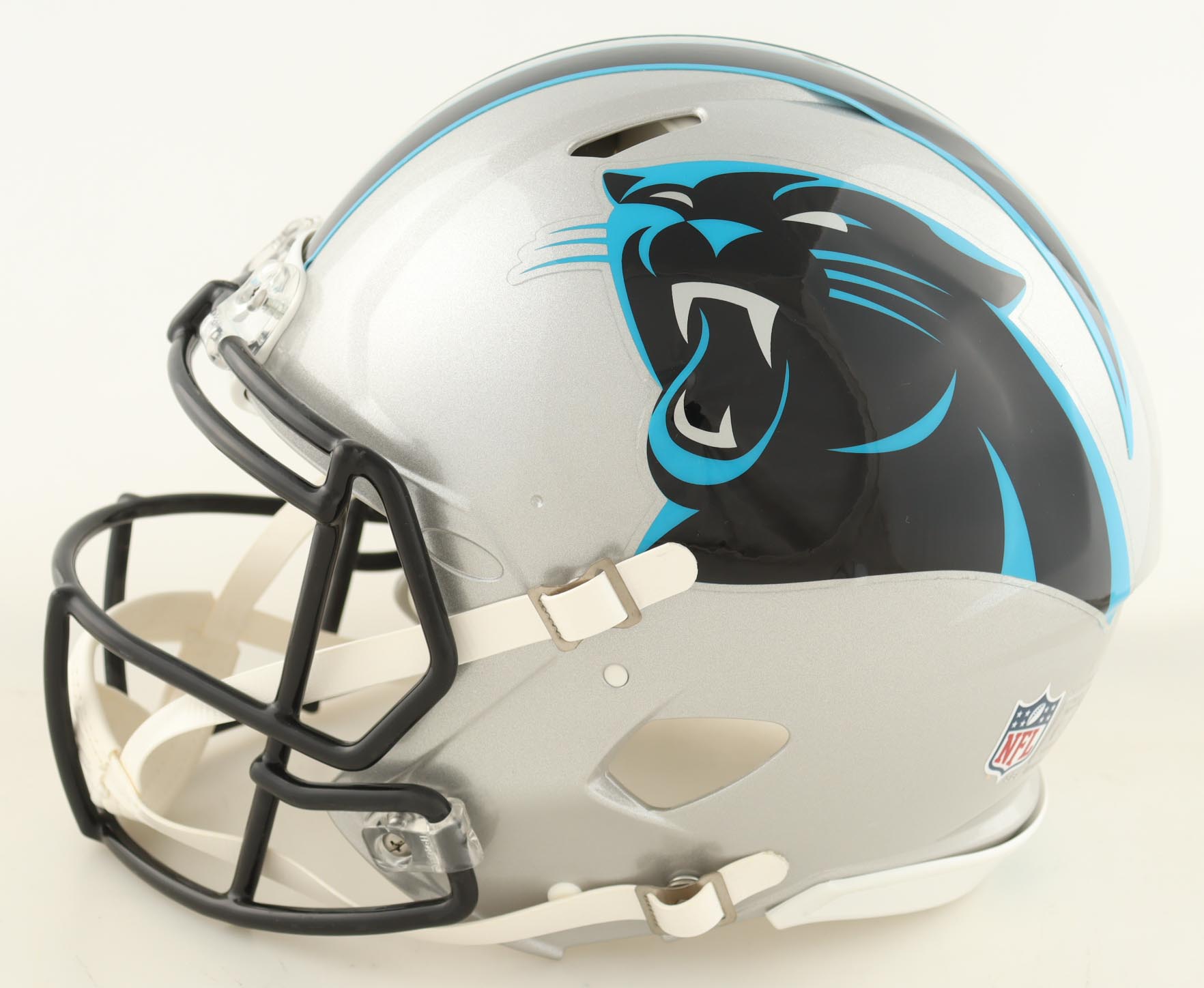 Luke Kuechly Signed Panthers Full-Size Authentic On-Field Speed Helmet (Beckett) at PristineAuction.com Luke Kuechly Signed Panthers Full-Size Authentic On-Field Speed Helmet (Beckett) at PristineAuction.com