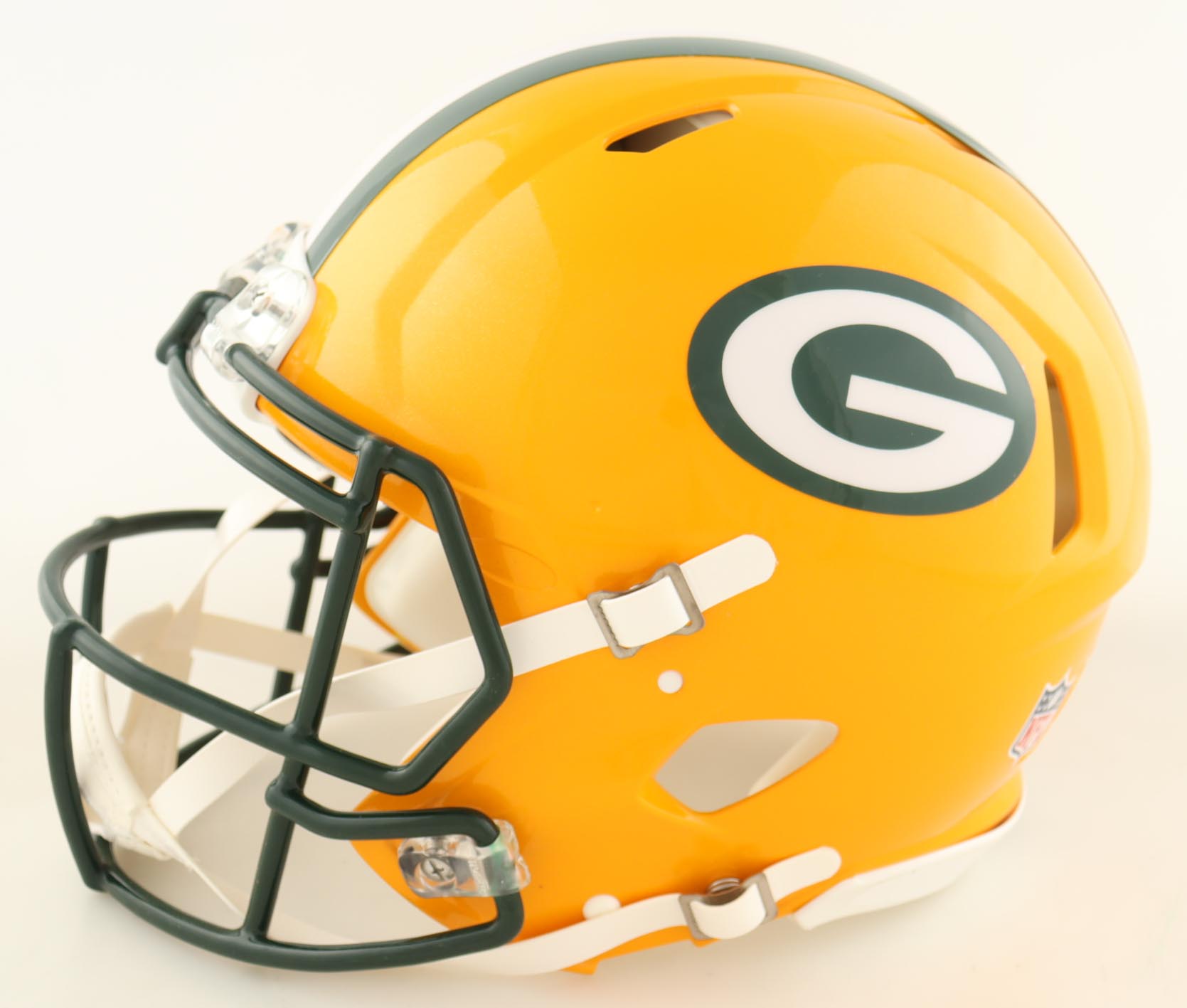 Matthew Golden Signed Packers Full-Size Authentic On-Field Speed Helmet (Beckett) at PristineAuction.com Matthew Golden Signed Packers Full-Size Authentic On-Field Speed Helmet (Beckett) at PristineAuction.com