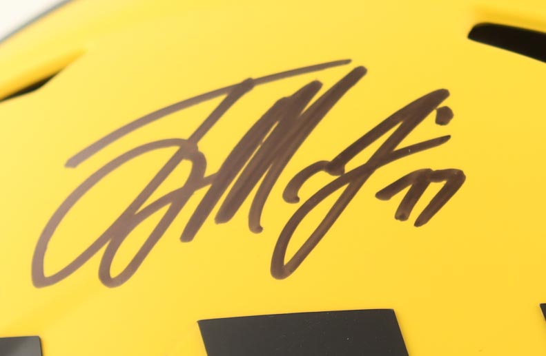 Terry McLaurin Signed Commanders Full-Size Authentic On-Field Rave Alternate Speed Helmet (Beckett) at PristineAuction.com Terry McLaurin Signed Commanders Full-Size Authentic On-Field Rave Alternate Speed Helmet (Beckett) at PristineAuction.com