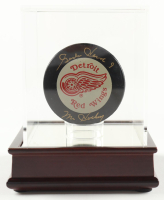 Gordie Howe Signed Red Wings Logo Puck In Display Case Inscribed "Mr. Hockey" (PSA) at PristineAuction.com