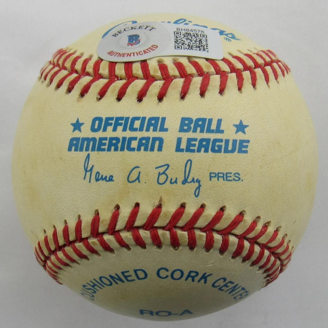 Andy Pettitte Signed OAL Baseball (Beckett) at PristineAuction.com Andy Pettitte Signed OAL Baseball (Beckett) at PristineAuction.com