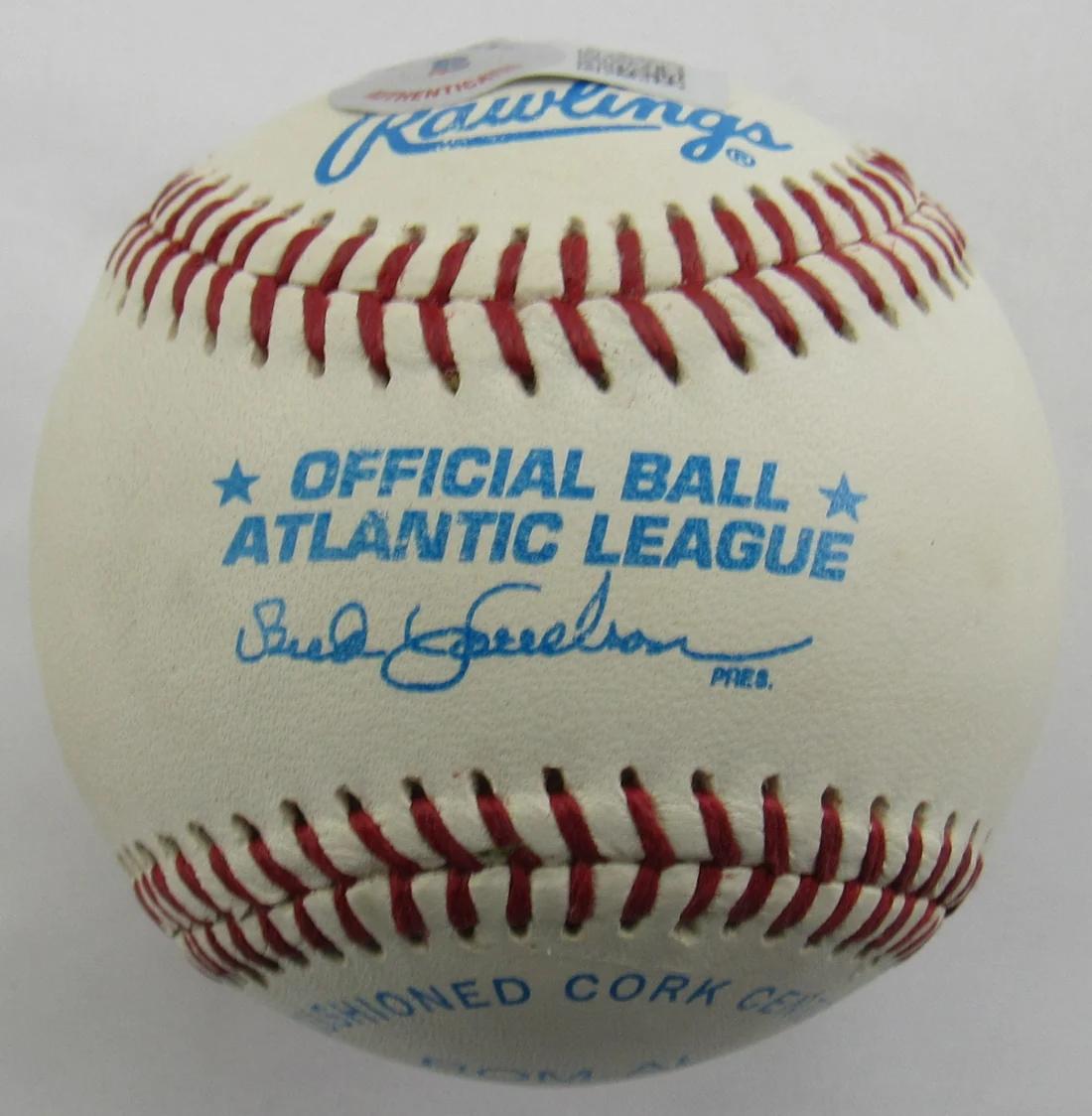 Sparky Lyle Signed OAL Baseball Inscribed "1977 Cy Young" (Beckett) at PristineAuction.com Sparky Lyle Signed OAL Baseball Inscribed "1977 Cy Young" (Beckett) at PristineAuction.com