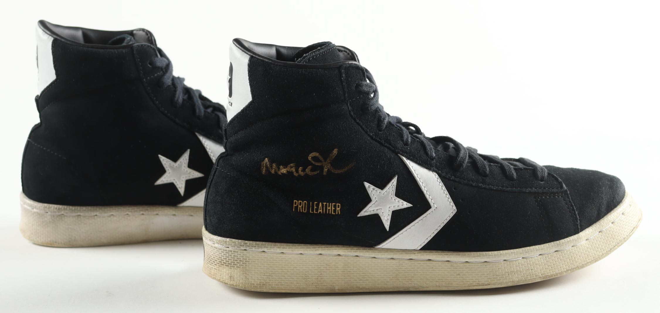 Magic Johnson & Larry Bird Signed Set of (2) Converse Basketball Shoes with Display Case (PSA & Beckett) at PristineAuction.com Magic Johnson & Larry Bird Signed Set of (2) Converse Basketball Shoes with Display Case (PSA & Beckett) at PristineAuction.com