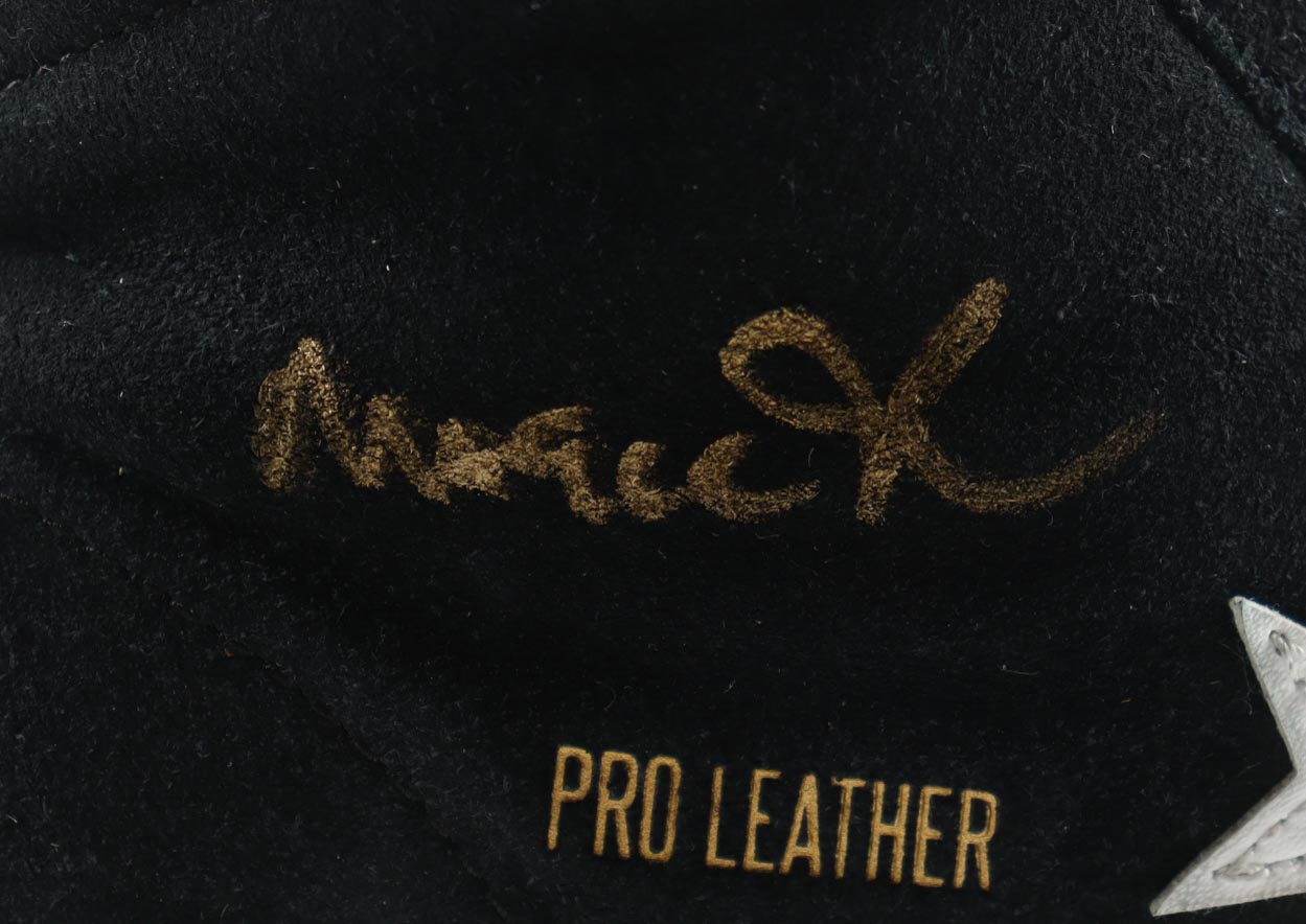 Magic Johnson & Larry Bird Signed Set of (2) Converse Basketball Shoes with Display Case (PSA & Beckett) at PristineAuction.com Magic Johnson & Larry Bird Signed Set of (2) Converse Basketball Shoes with Display Case (PSA & Beckett) at PristineAuction.com