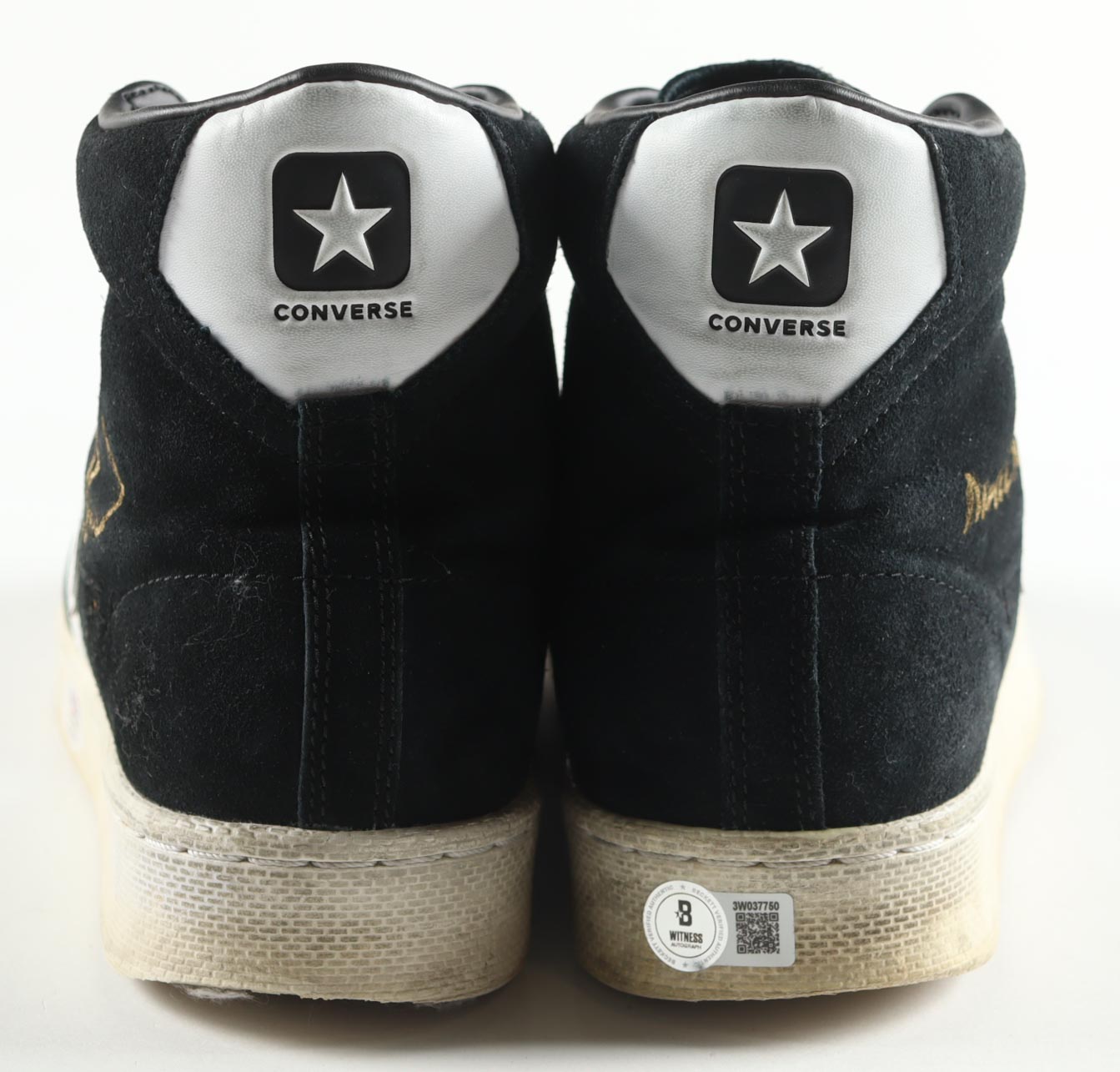 Magic Johnson & Larry Bird Signed Set of (2) Converse Basketball Shoes with Display Case (PSA & Beckett) at PristineAuction.com Magic Johnson & Larry Bird Signed Set of (2) Converse Basketball Shoes with Display Case (PSA & Beckett) at PristineAuction.com