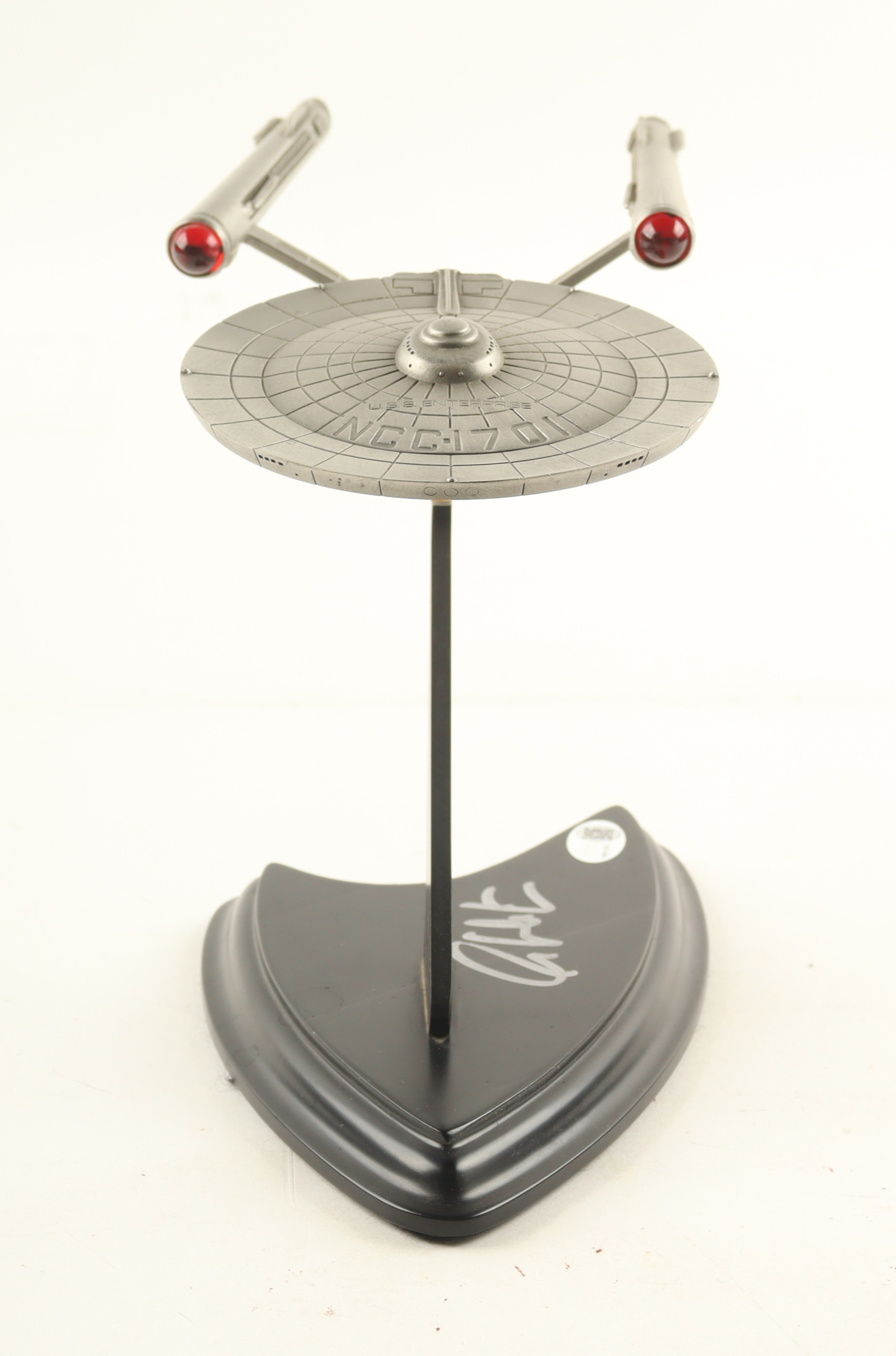 William Shatner Signed Pewter Franklin Mint "Star Trek Enterprise" Figurine (JSA) at PristineAuction.com William Shatner Signed Pewter Franklin Mint "Star Trek Enterprise" Figurine (JSA) at PristineAuction.com
