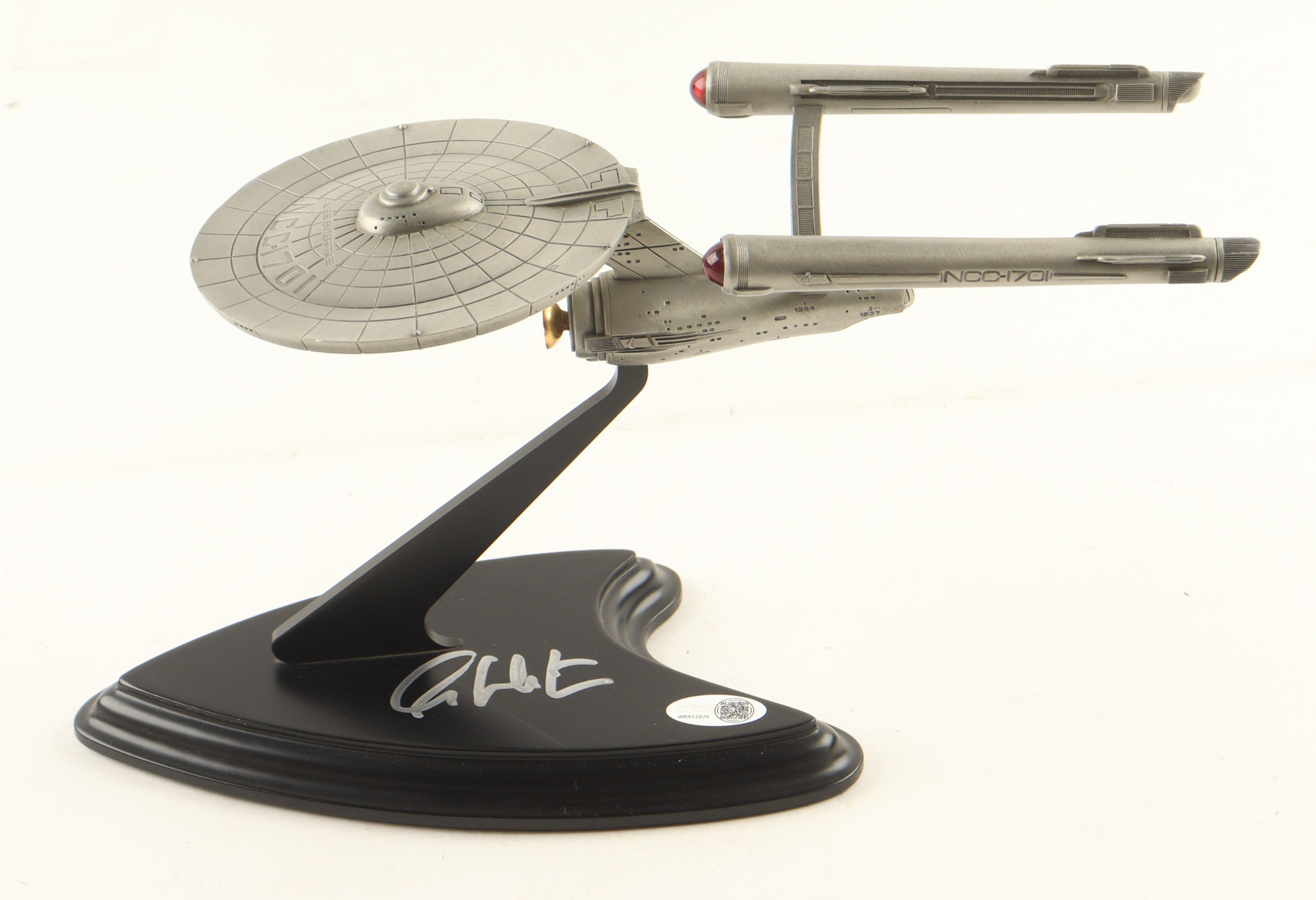 William Shatner Signed Pewter Franklin Mint "Star Trek Enterprise" Figurine (JSA) at PristineAuction.com William Shatner Signed Pewter Franklin Mint "Star Trek Enterprise" Figurine (JSA) at PristineAuction.com