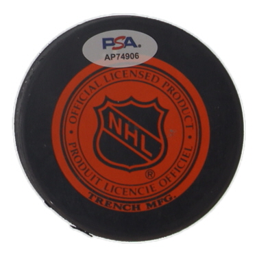Gordie Howe Signed Red Wings Logo Puck (PSA) at PristineAuction.com Gordie Howe Signed Red Wings Logo Puck (PSA) at PristineAuction.com