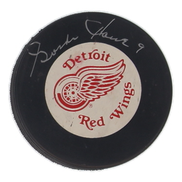 Gordie Howe Signed Red Wings Logo Puck (PSA) at PristineAuction.com Gordie Howe Signed Red Wings Logo Puck (PSA) at PristineAuction.com