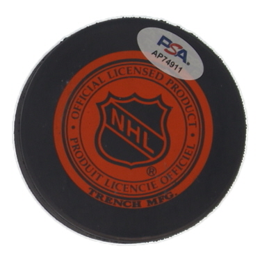 Gordie Howe Signed Red Wings Logo Puck (PSA) at PristineAuction.com Gordie Howe Signed Red Wings Logo Puck (PSA) at PristineAuction.com