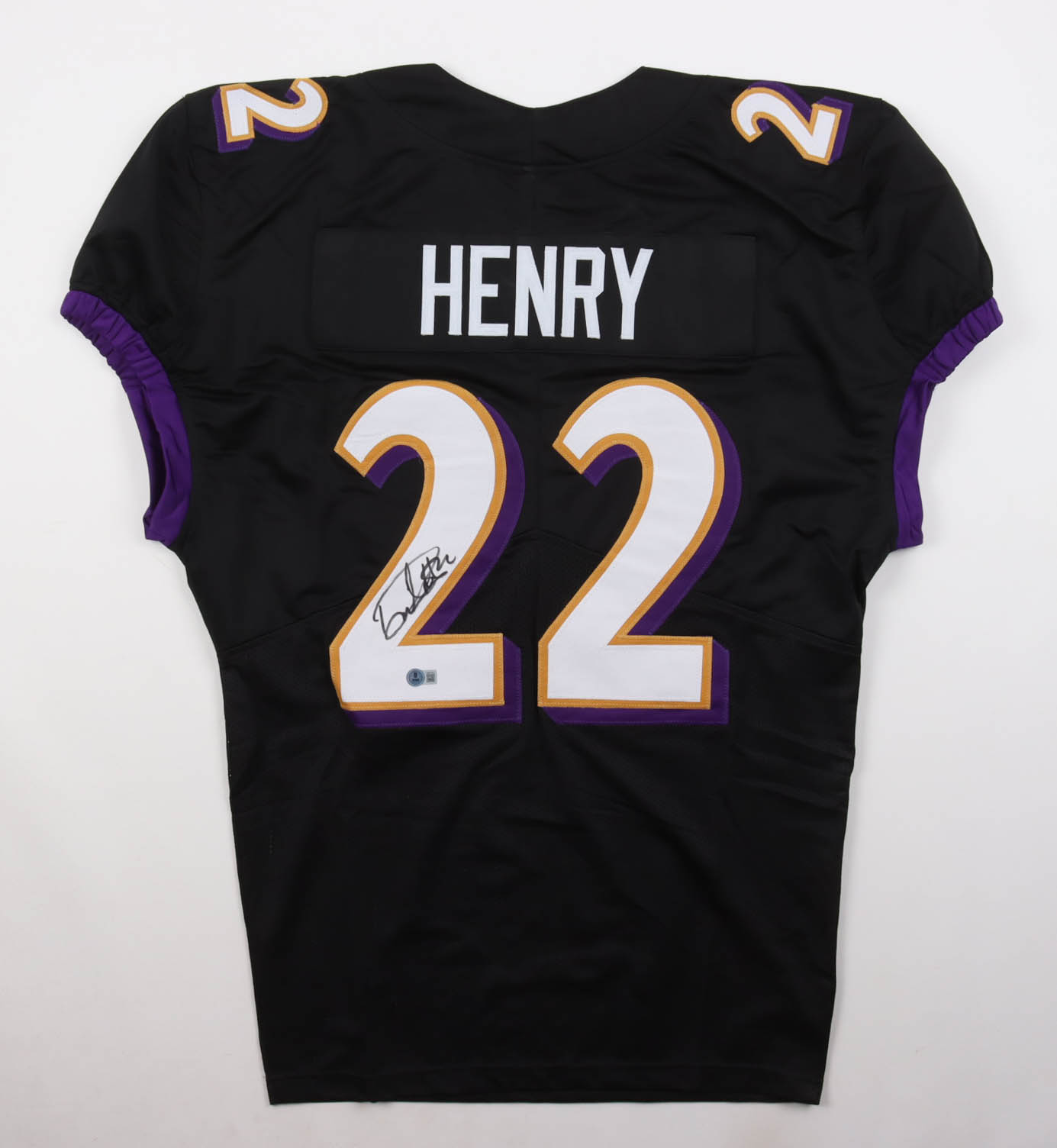 Derrick Henry Signed Jersey (Beckett) at PristineAuction.com Derrick Henry Signed Jersey (Beckett) at PristineAuction.com