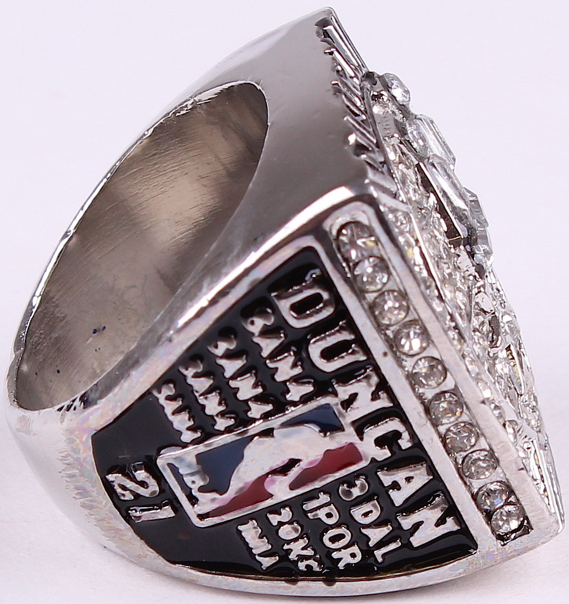 Tim Duncan San Antonio Spurs High Quality Replica 2014 NBA World Champions Ring at PristineAuction.com Tim Duncan San Antonio Spurs High Quality Replica 2014 NBA World Champions Ring at PristineAuction.com