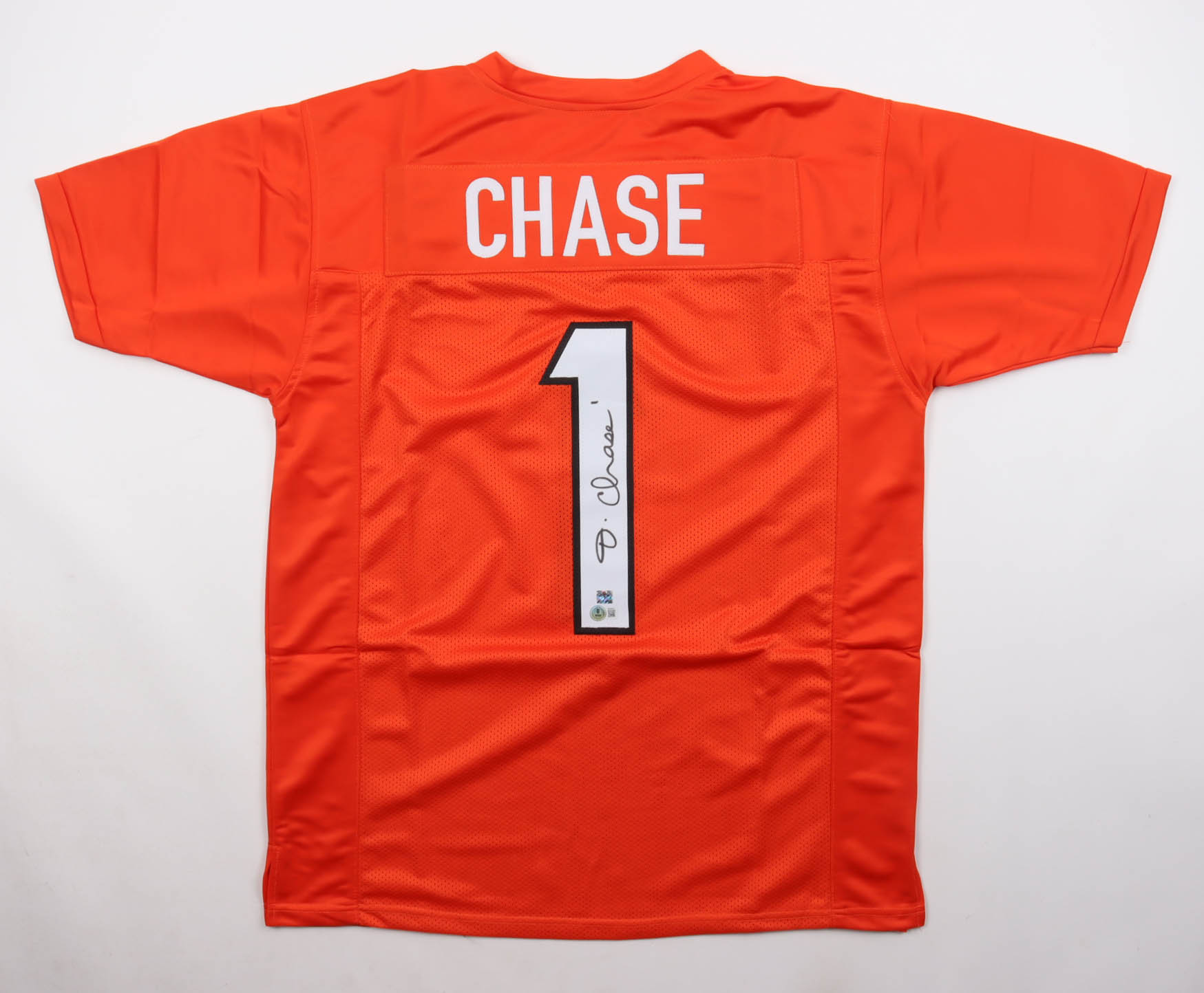 Ja'Marr Chase Signed Jersey (Beckett & Chase) at PristineAuction.com Ja'Marr Chase Signed Jersey (Beckett & Chase) at PristineAuction.com