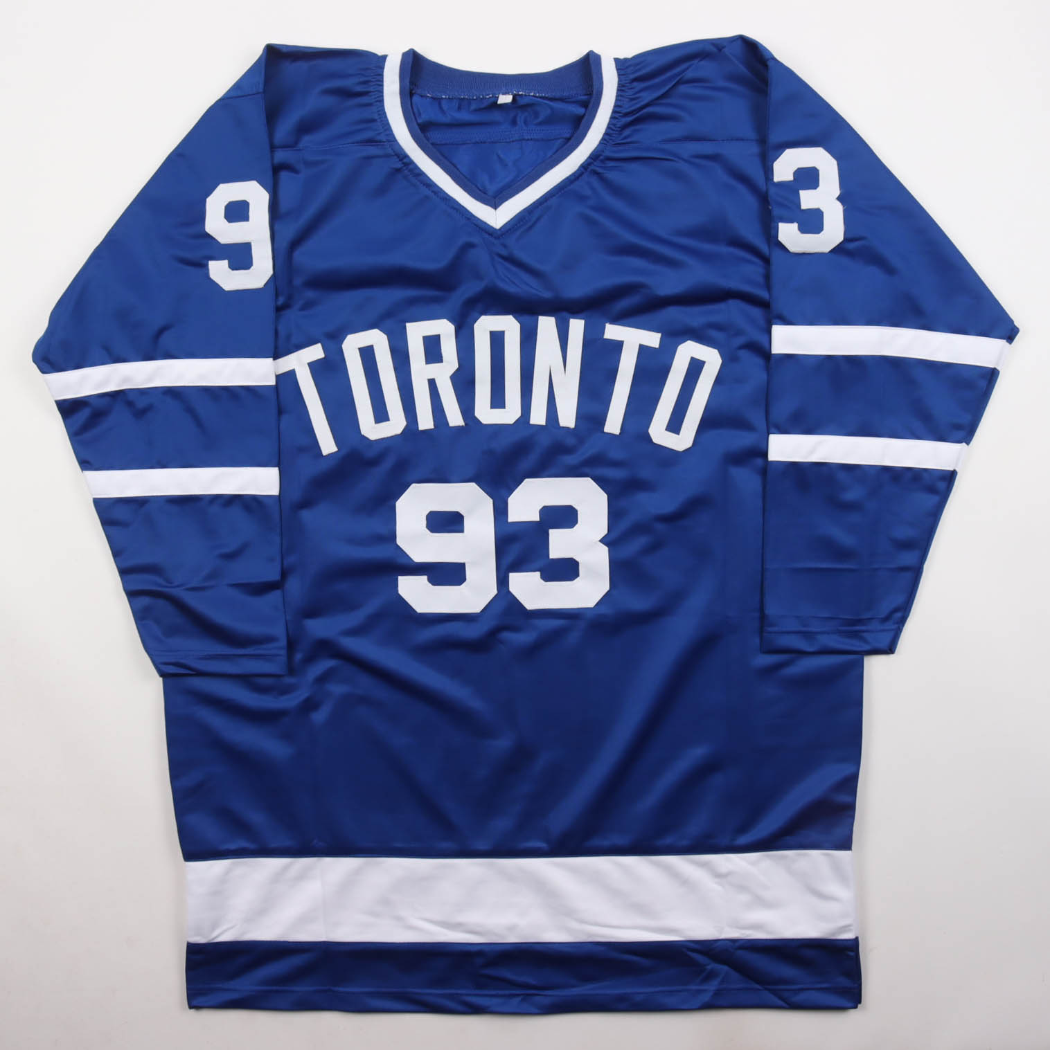 Doug Gilmour Signed Jersey Inscribed "HOF 11" (Beckett) at PristineAuction.com Doug Gilmour Signed Jersey Inscribed "HOF 11" (Beckett) at PristineAuction.com