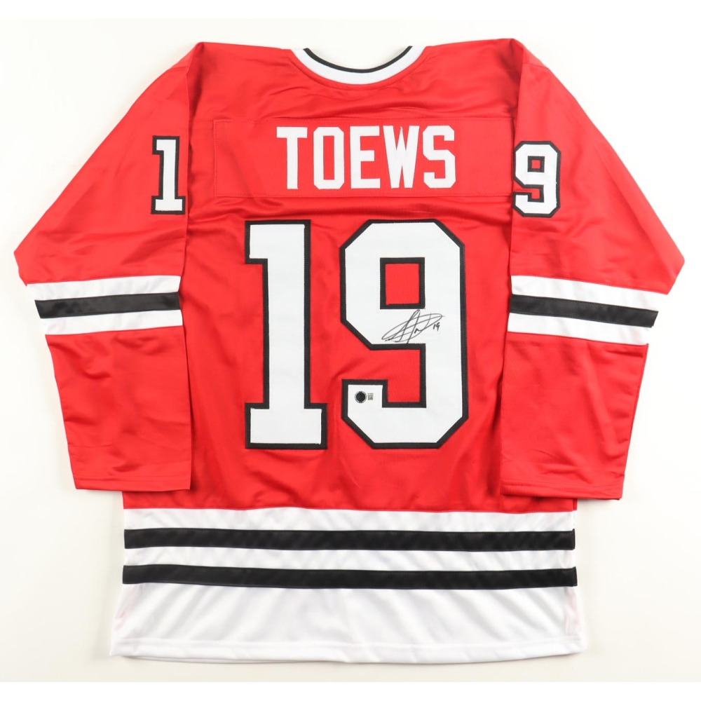 Jonathan Toews Signed Jersey (Beckett) at PristineAuction.com