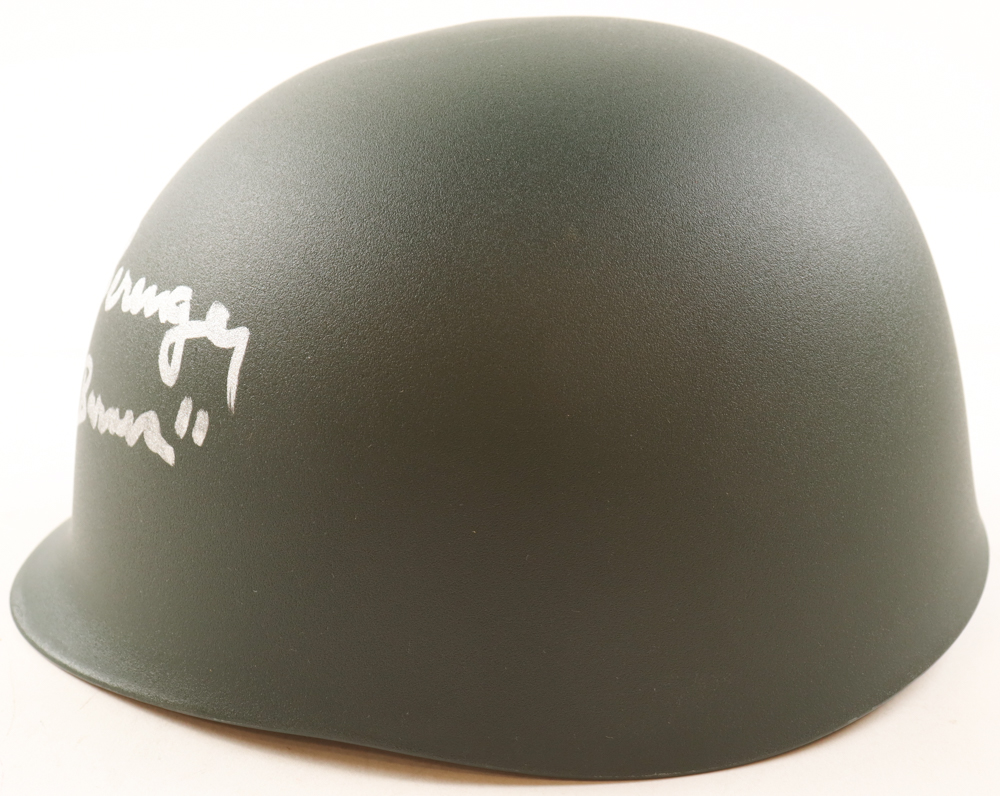 Tom Berenger Signed "Platoon" Helmet Inscribed "SSGT. Barnes" (Beckett) at PristineAuction.com Tom Berenger Signed "Platoon" Helmet Inscribed "SSGT. Barnes" (Beckett) at PristineAuction.com