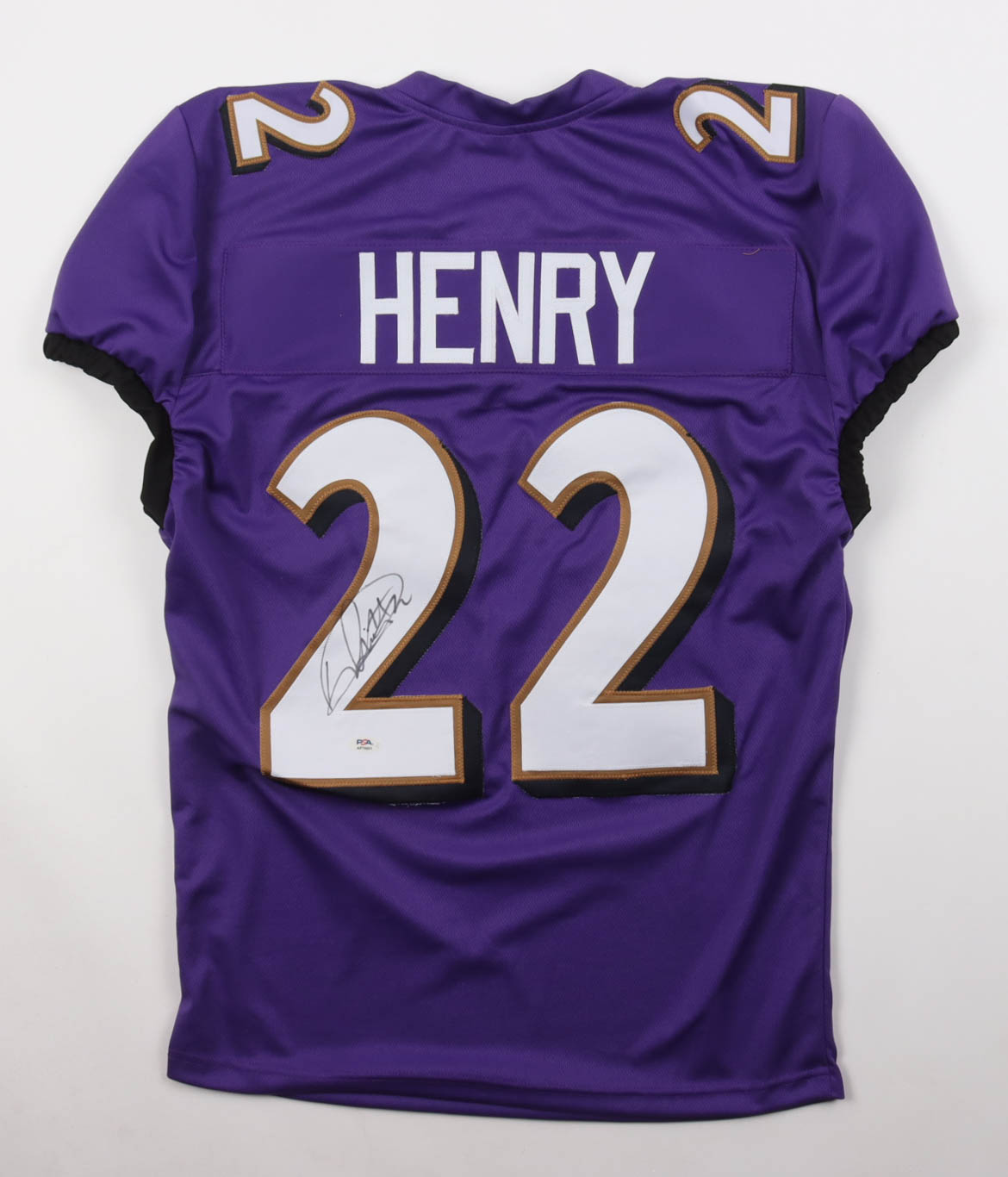 Derrick Henry Signed Jersey (PSA) at PristineAuction.com Derrick Henry Signed Jersey (PSA) at PristineAuction.com