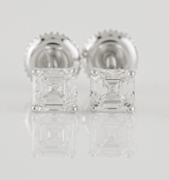1.06 CTW Lab Grown Diamonds Earring Mounted In Sterling Silver E-F, VVS2 | Estimated Retail Value: $3,185 (IGI) at PristineAuction.com