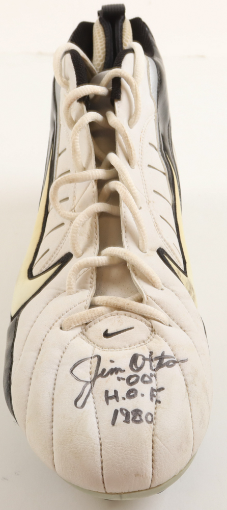 Jim Otto Signed Nike Football Cleat Inscribed "00" & "H.O.F. 1980" (PSA) at PristineAuction.com Jim Otto Signed Nike Football Cleat Inscribed "00" & "H.O.F. 1980" (PSA) at PristineAuction.com