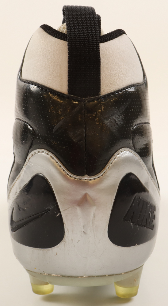 Jim Otto Signed Nike Football Cleat Inscribed "00" & "H.O.F. 1980" (PSA) at PristineAuction.com Jim Otto Signed Nike Football Cleat Inscribed "00" & "H.O.F. 1980" (PSA) at PristineAuction.com