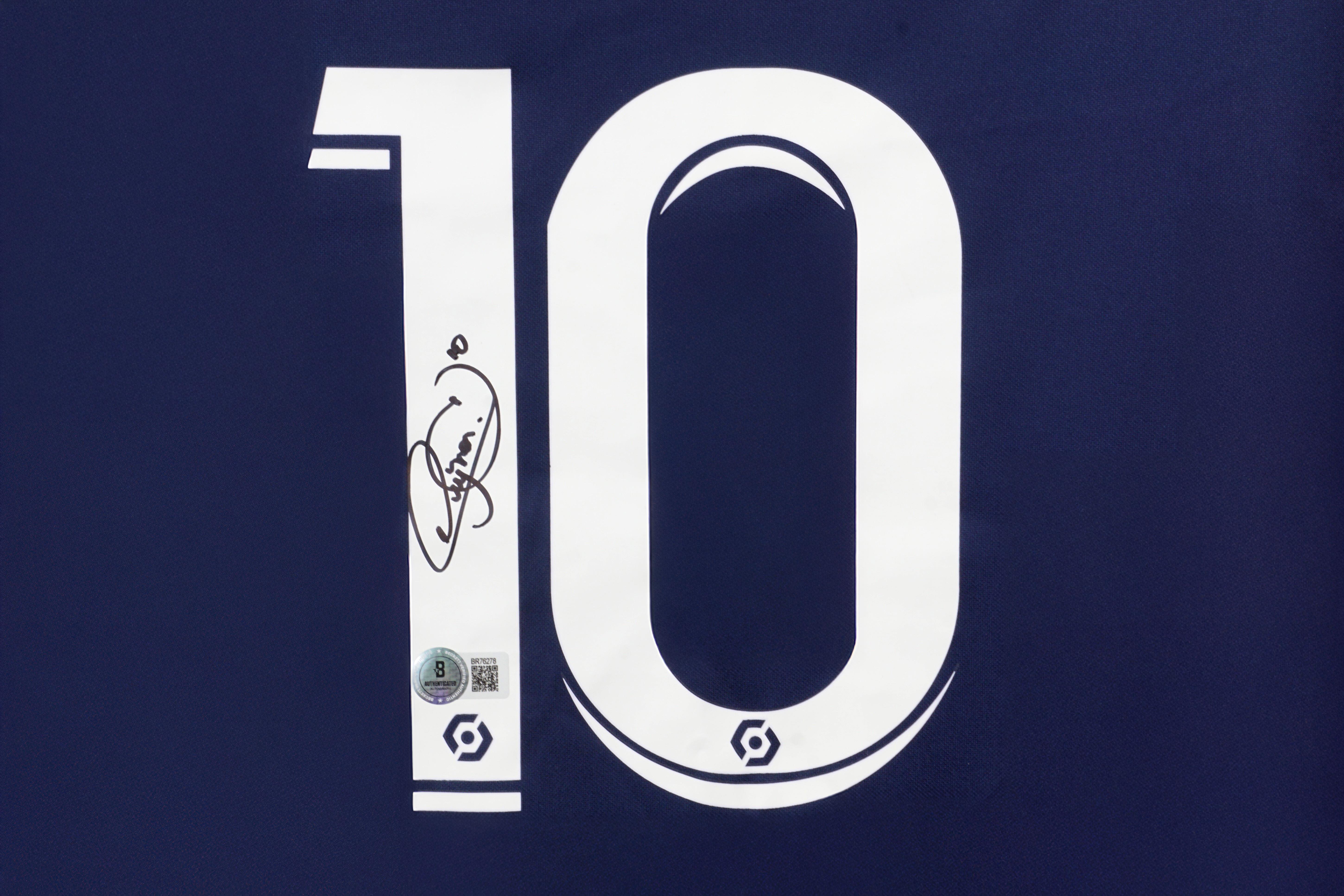 Neymar Jr. Signed Paris Saint-Germain Nike Authentic Jersey (Beckett) at PristineAuction.com Neymar Jr. Signed Paris Saint-Germain Nike Authentic Jersey (Beckett) at PristineAuction.com